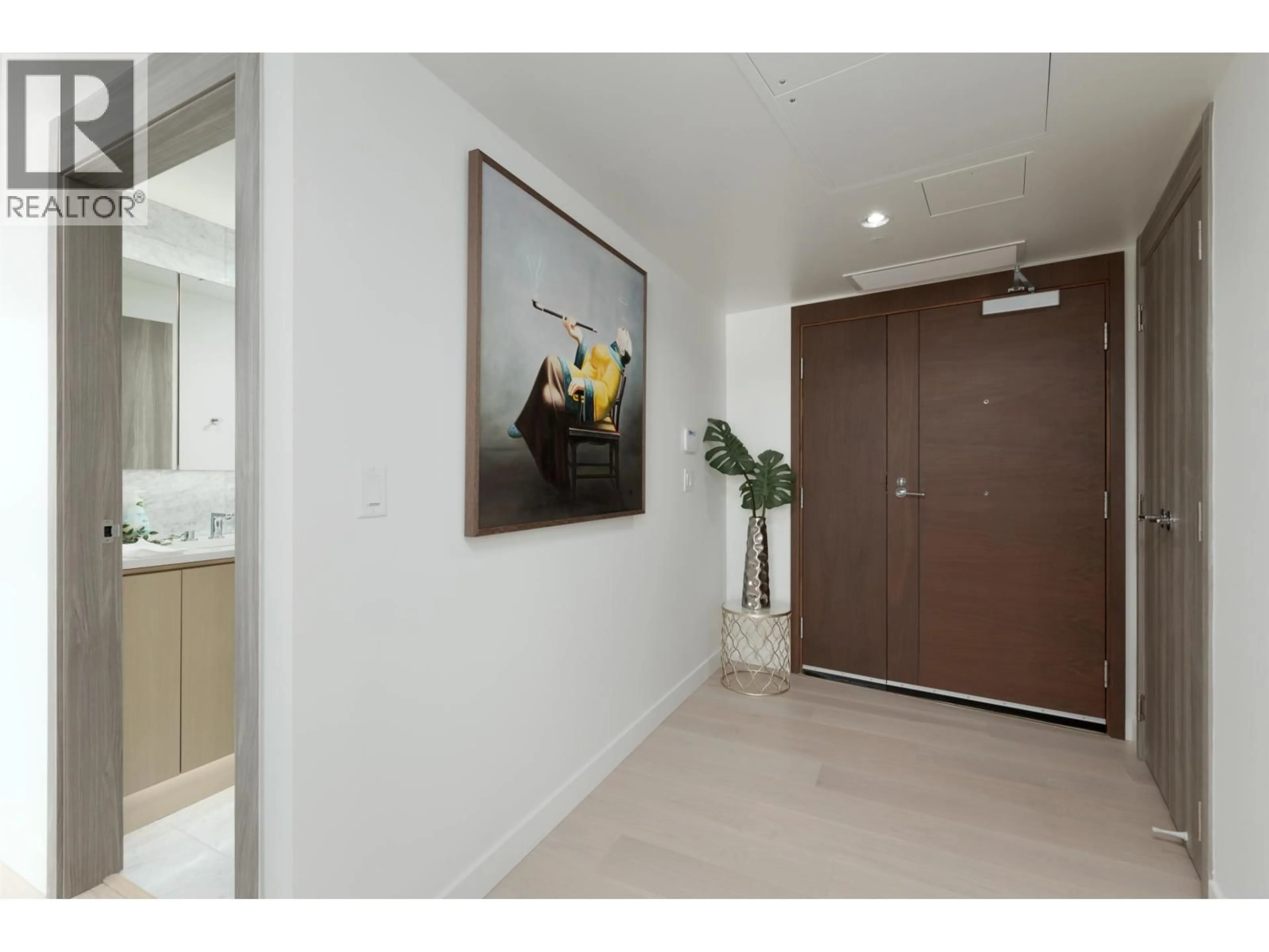 Indoor foyer for 2817 - 89 NELSON STREET, Vancouver British Columbia V6Z0E7