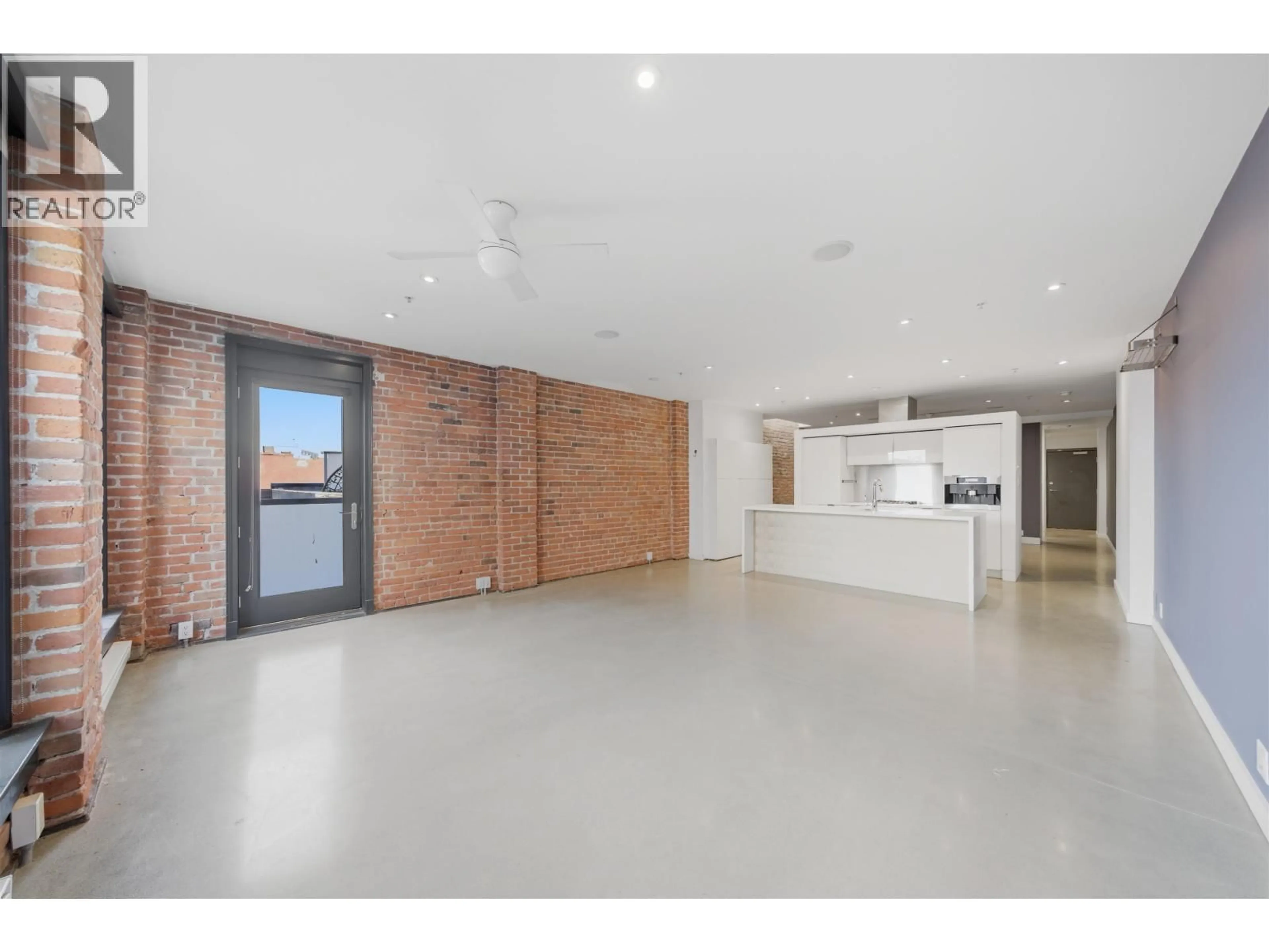 Indoor foyer for 605 - 53 HASTINGS STREET, Vancouver British Columbia V6B1G4