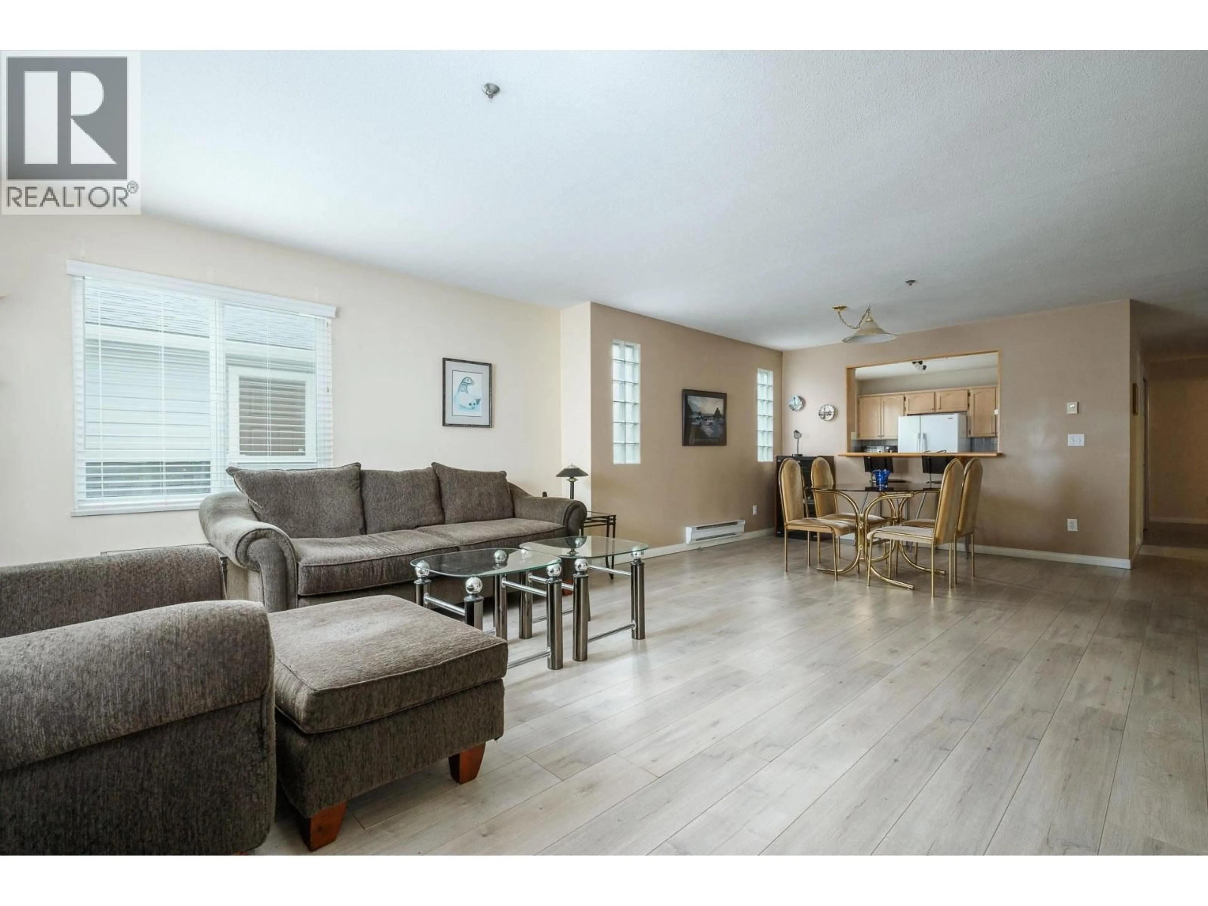 Living room with furniture, unknown for 205 - 4988 47A AVENUE, Delta British Columbia V4K1T5