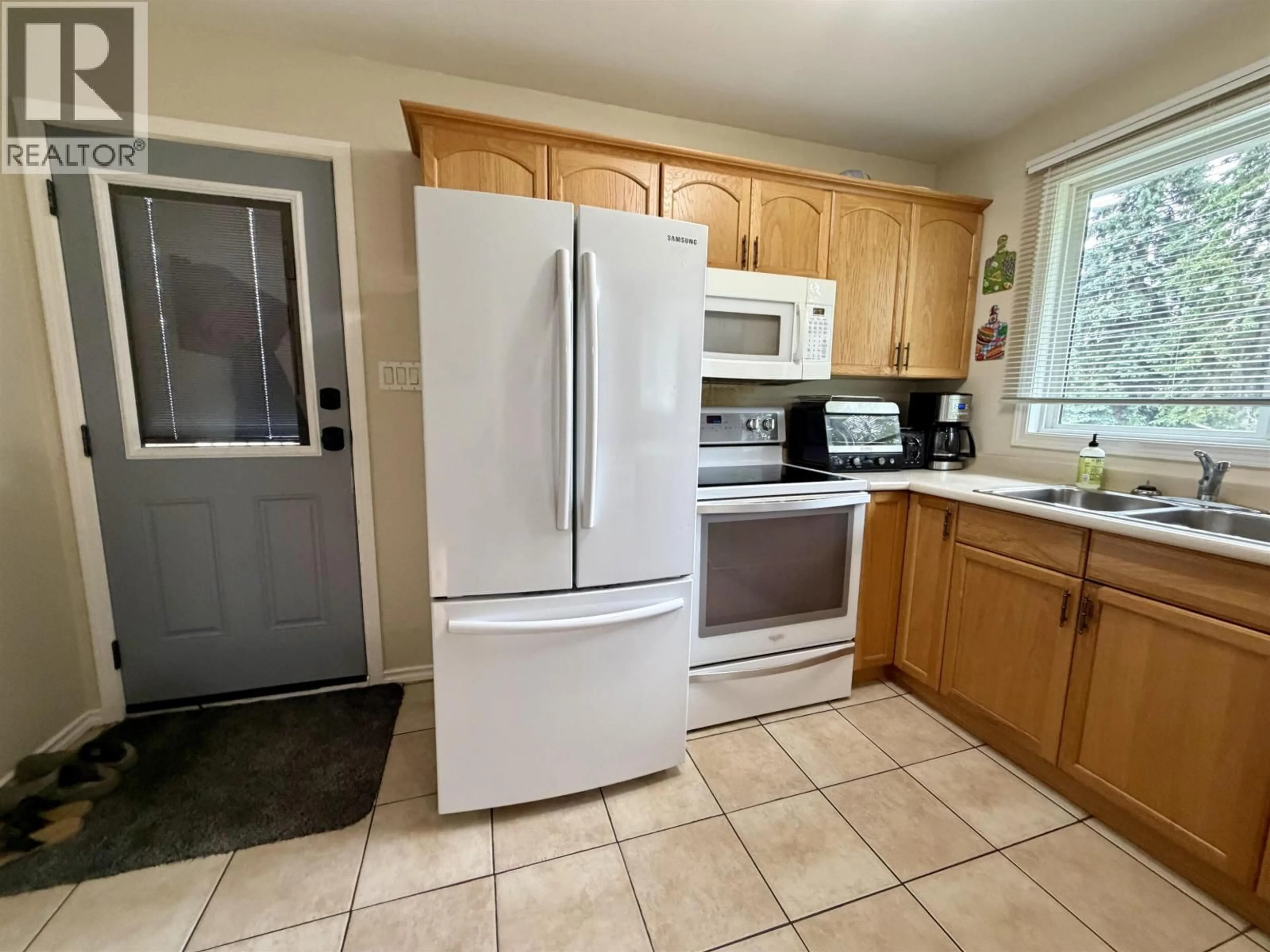 Standard kitchen, ceramic/tile floor for 3578 WILLOWDALE DRIVE, Prince George British Columbia V2K1X5