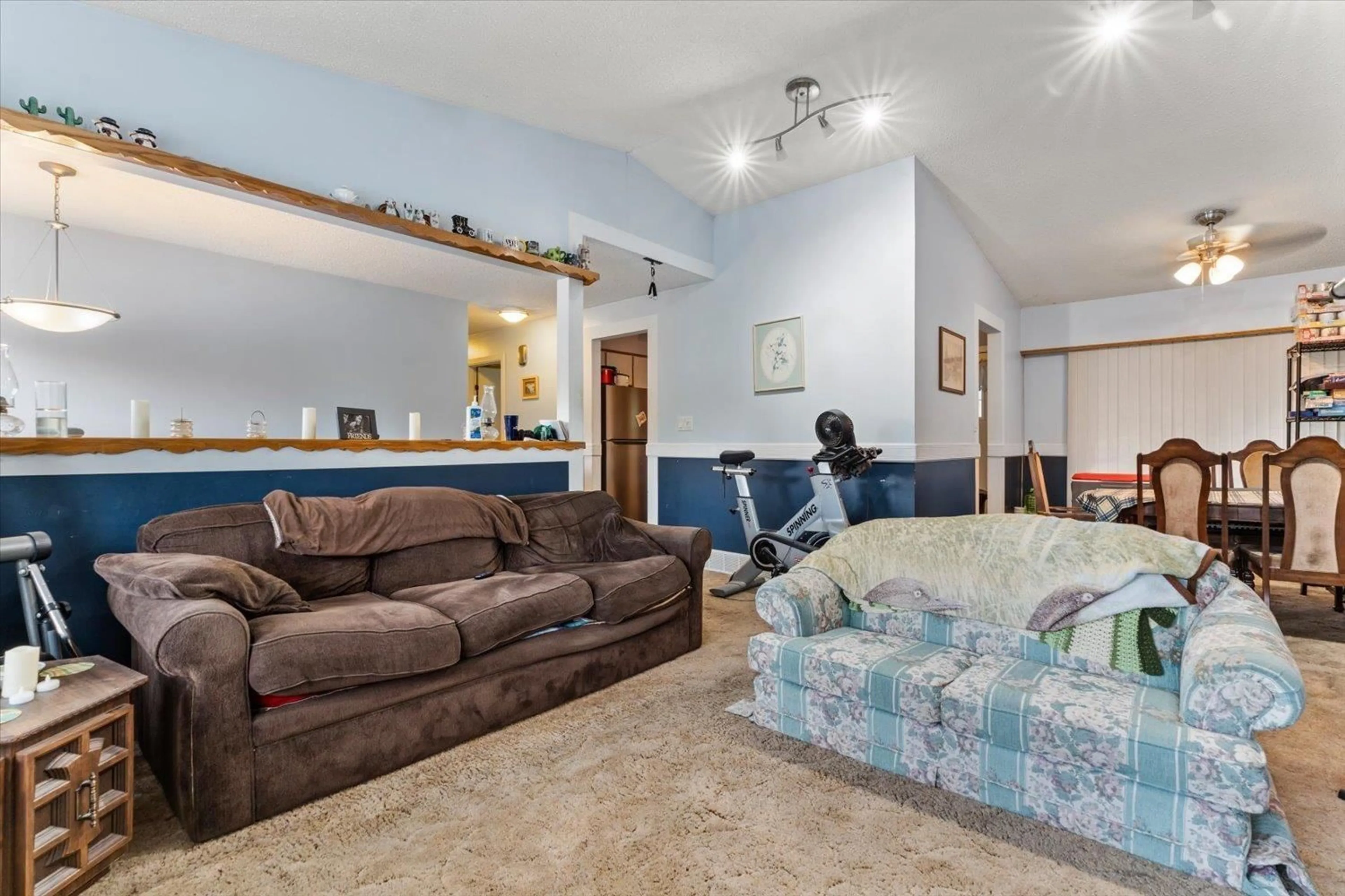 Living room with furniture, unknown for 3155 PRINCESS COURT, Abbotsford British Columbia V2T4K3