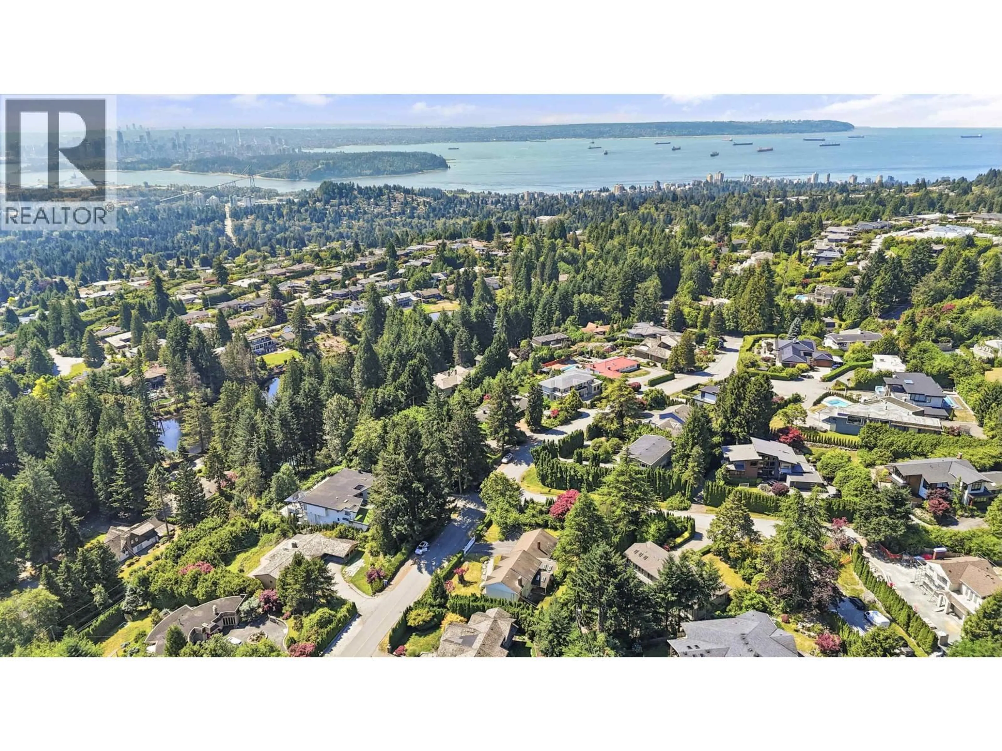 A pic from outside/outdoor area/front of a property/back of a property/a pic from drone, water/lake/river/ocean view for 875 GREENWOOD ROAD, West Vancouver British Columbia V7S1X8