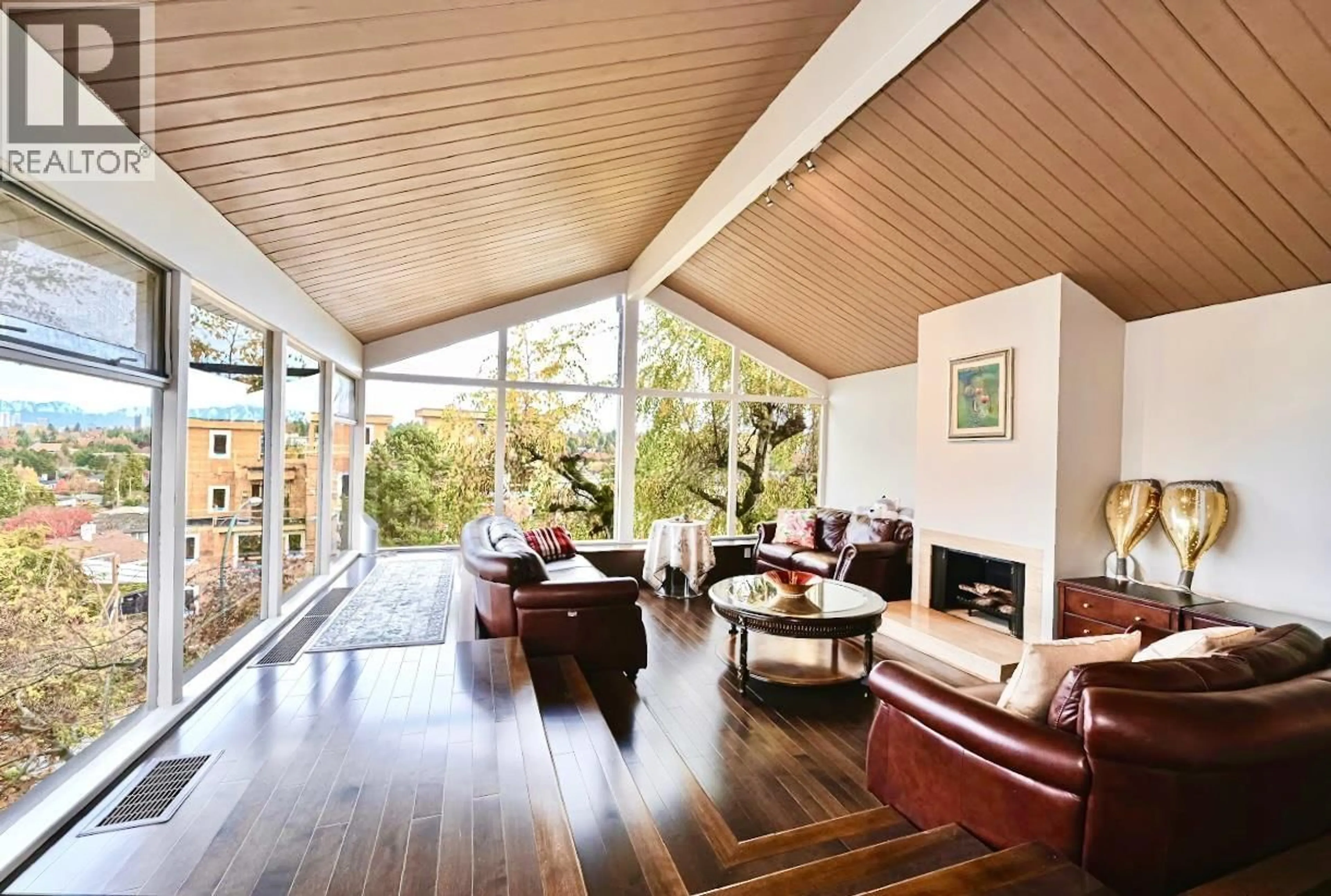 Unknown for 4729 PATON STREET, Vancouver British Columbia V6L2H9