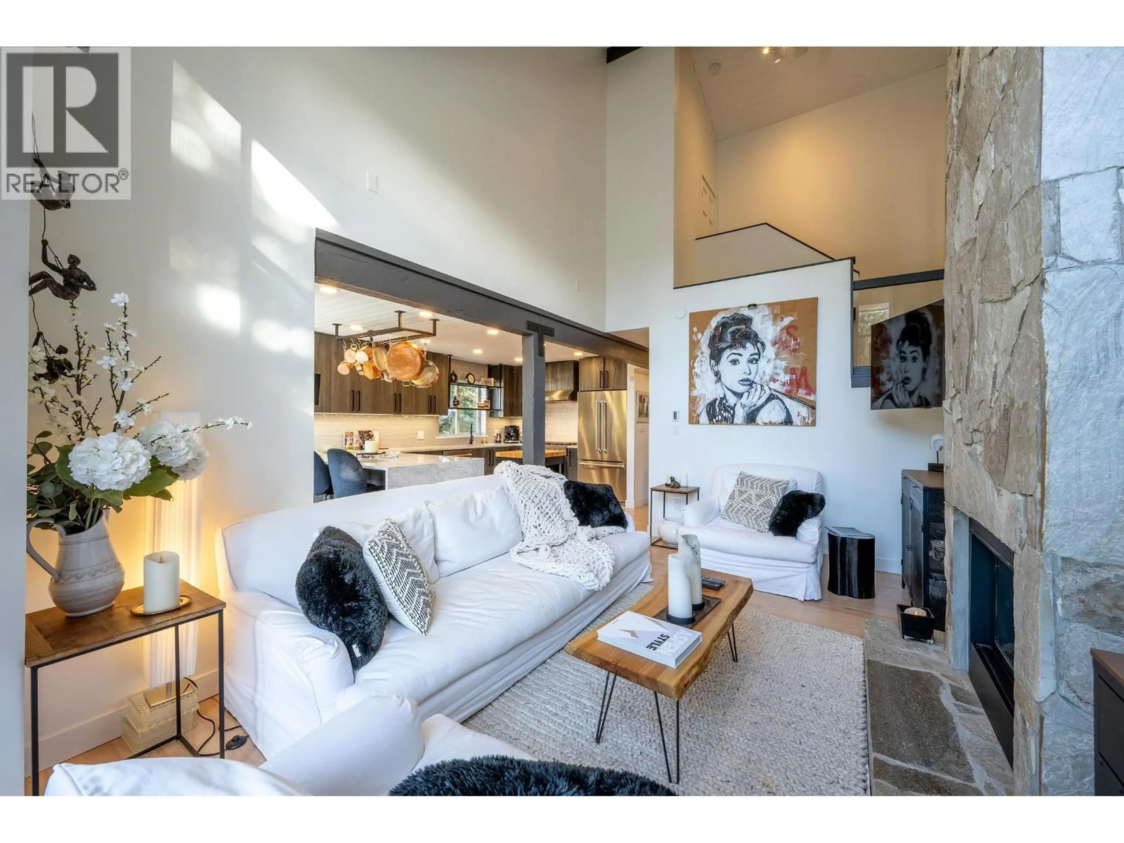 Living room with furniture, unknown for 2219 ASPEN DRIVE, Whistler British Columbia V8E0A6