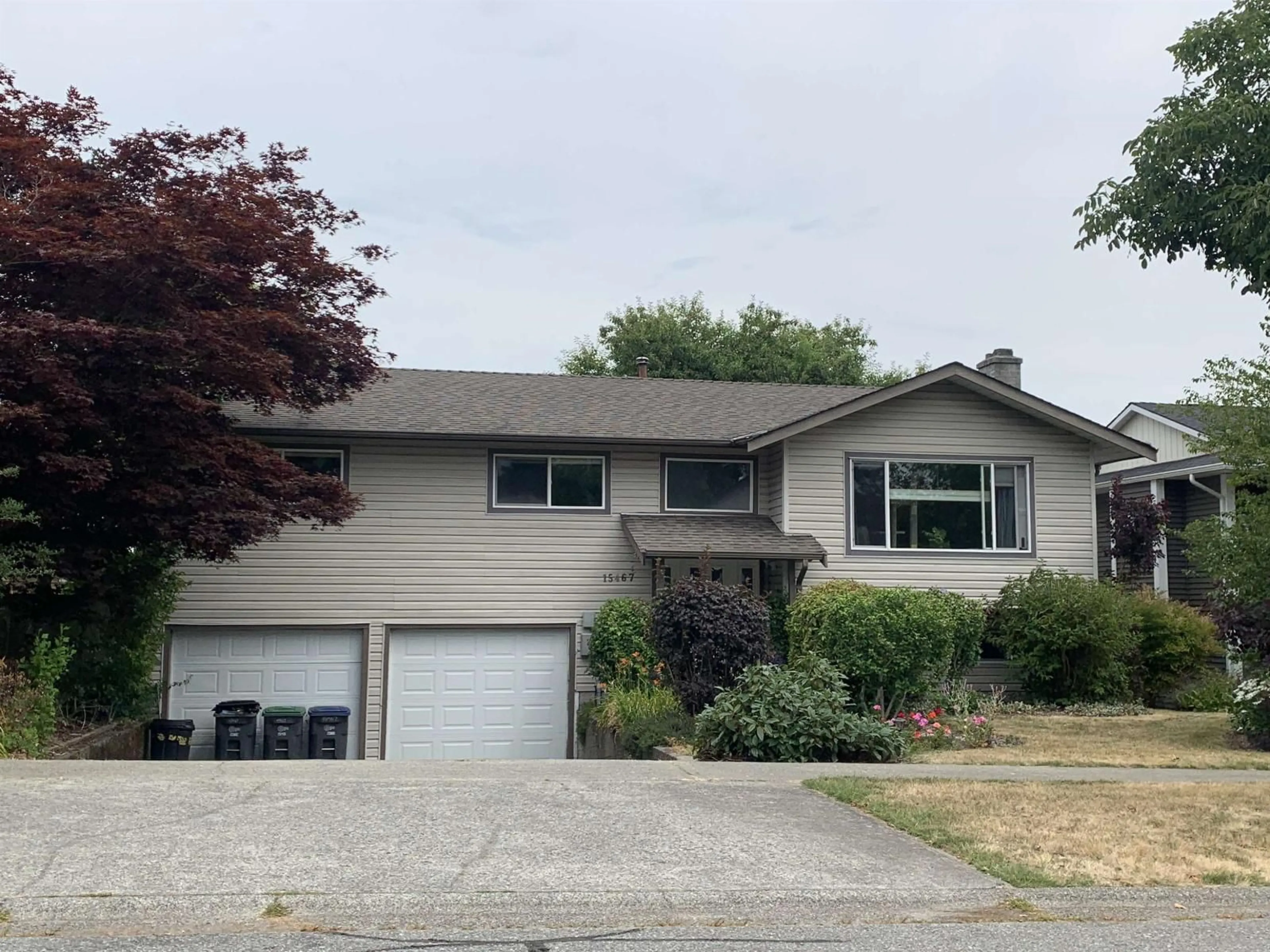 Home with vinyl exterior material, street for 15467 POPLAR DRIVE, Surrey British Columbia V4A5J7