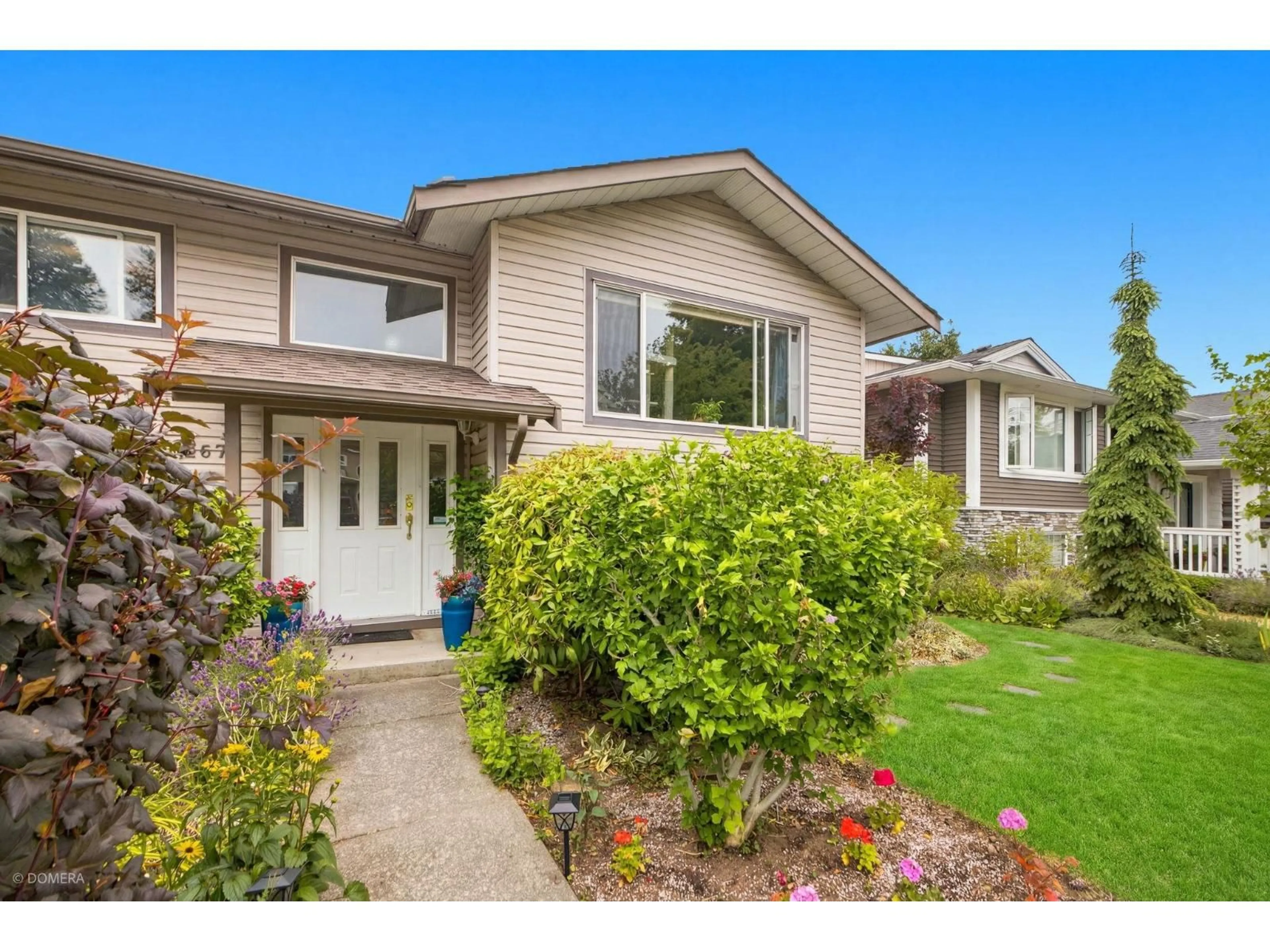 Home with vinyl exterior material, street for 15467 POPLAR DRIVE, Surrey British Columbia V4A5J7
