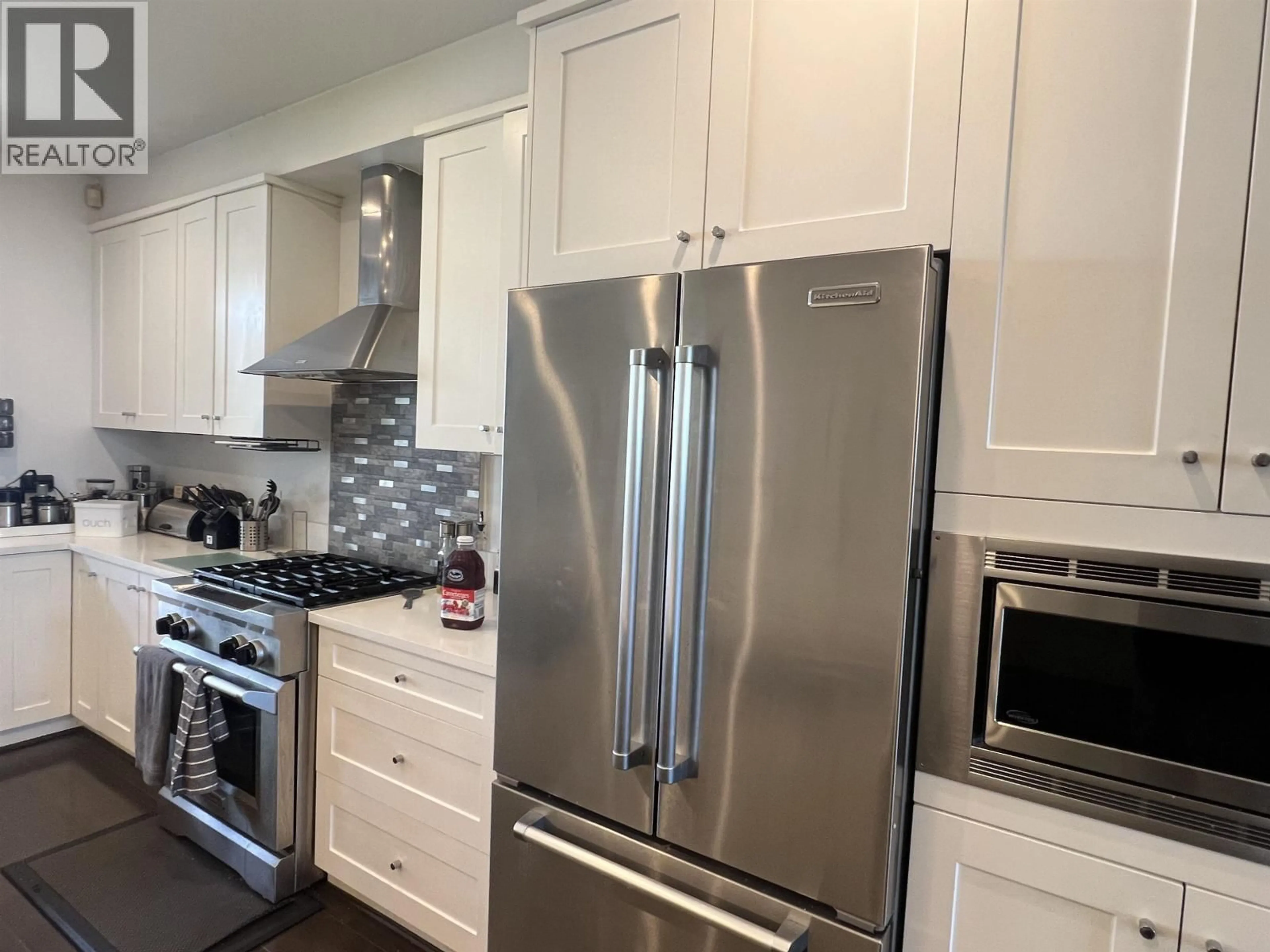 Contemporary kitchen, unknown for 3497 DAVID AVENUE, Coquitlam British Columbia V3E0H7