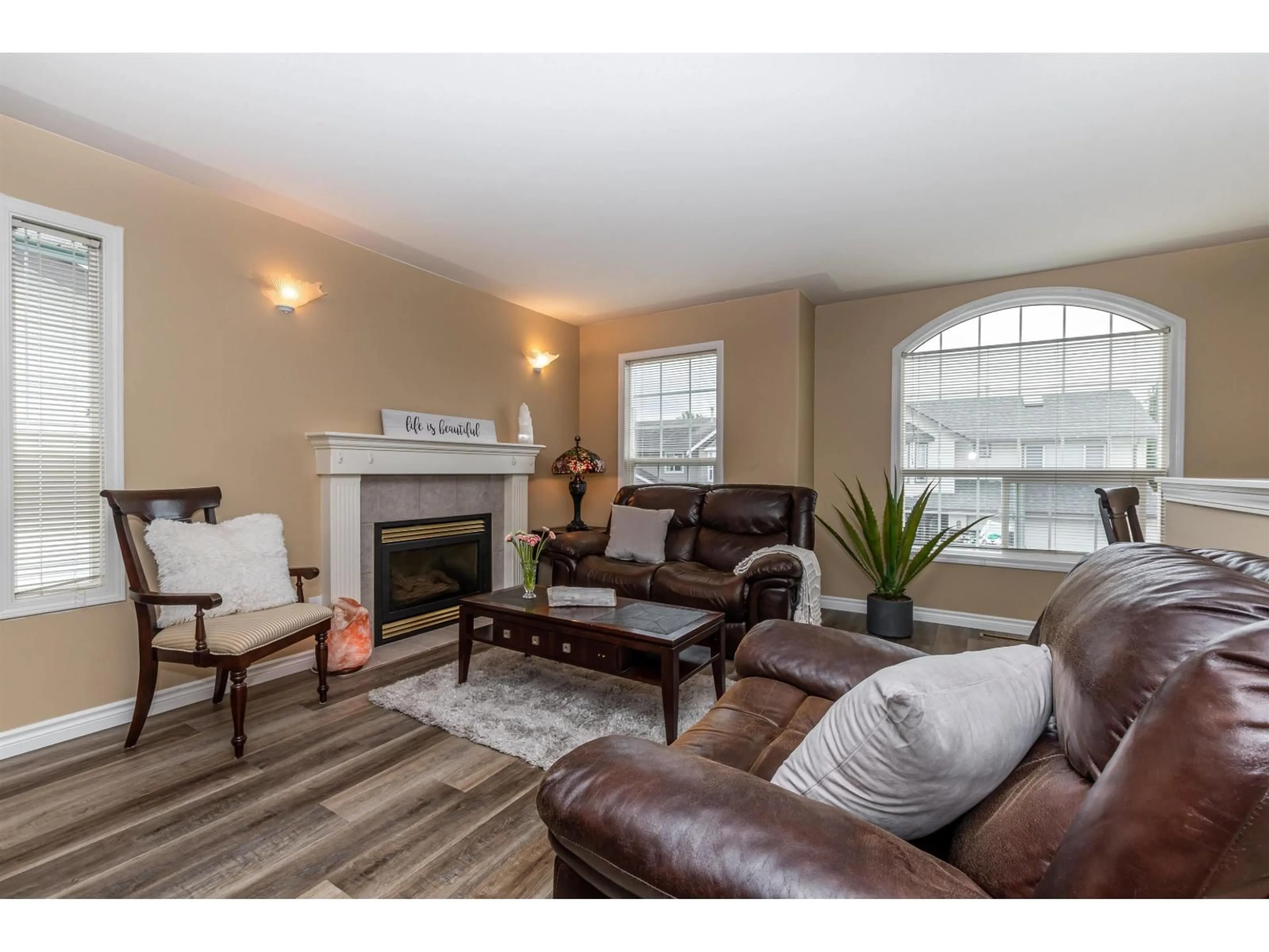 Living room with furniture, unknown for 103 - 5373 PEACH ROAD, Chilliwack British Columbia V2R4P7