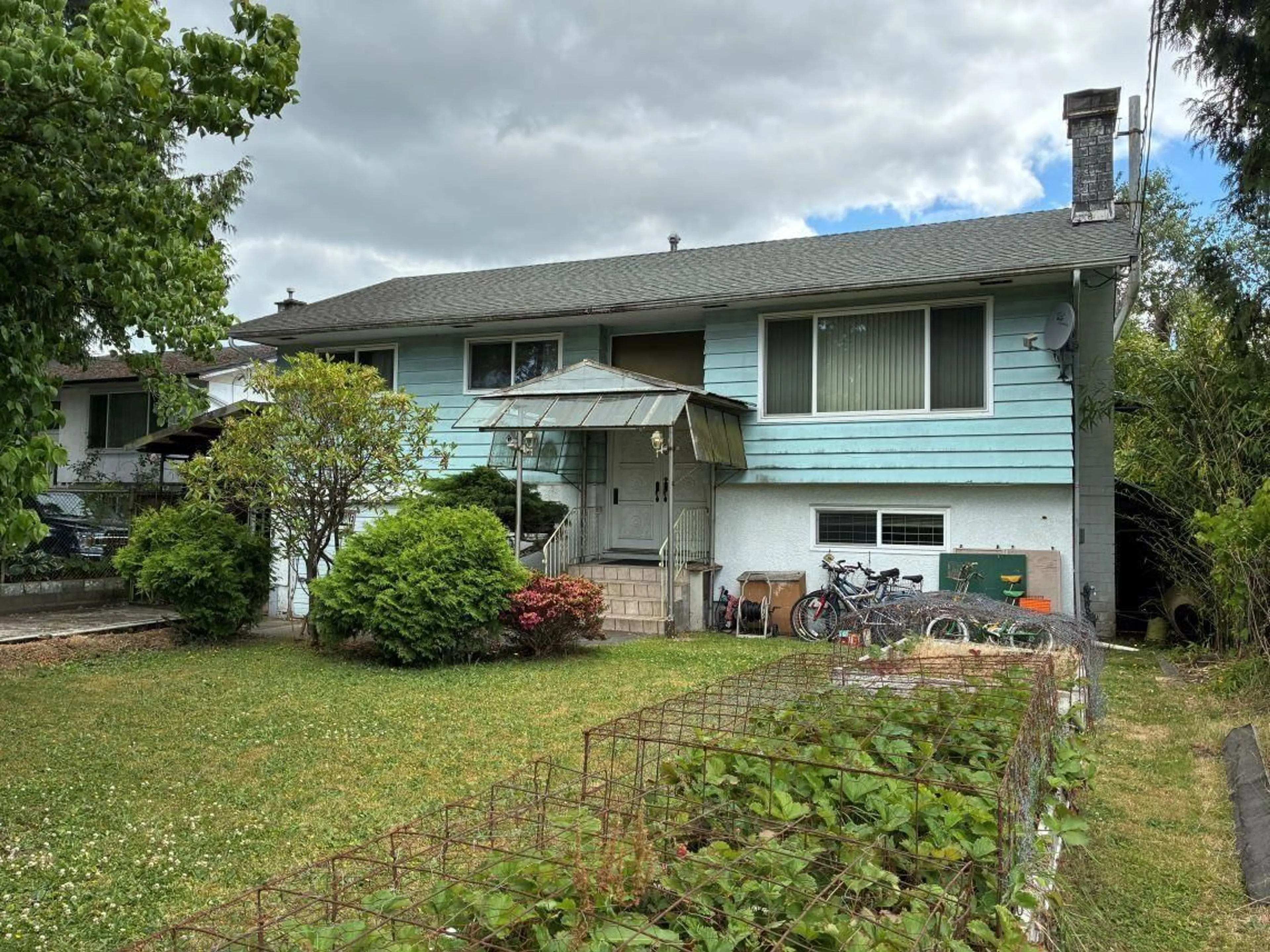 Home with vinyl exterior material, street for 9045 116 STREET, Delta British Columbia V4C5W8