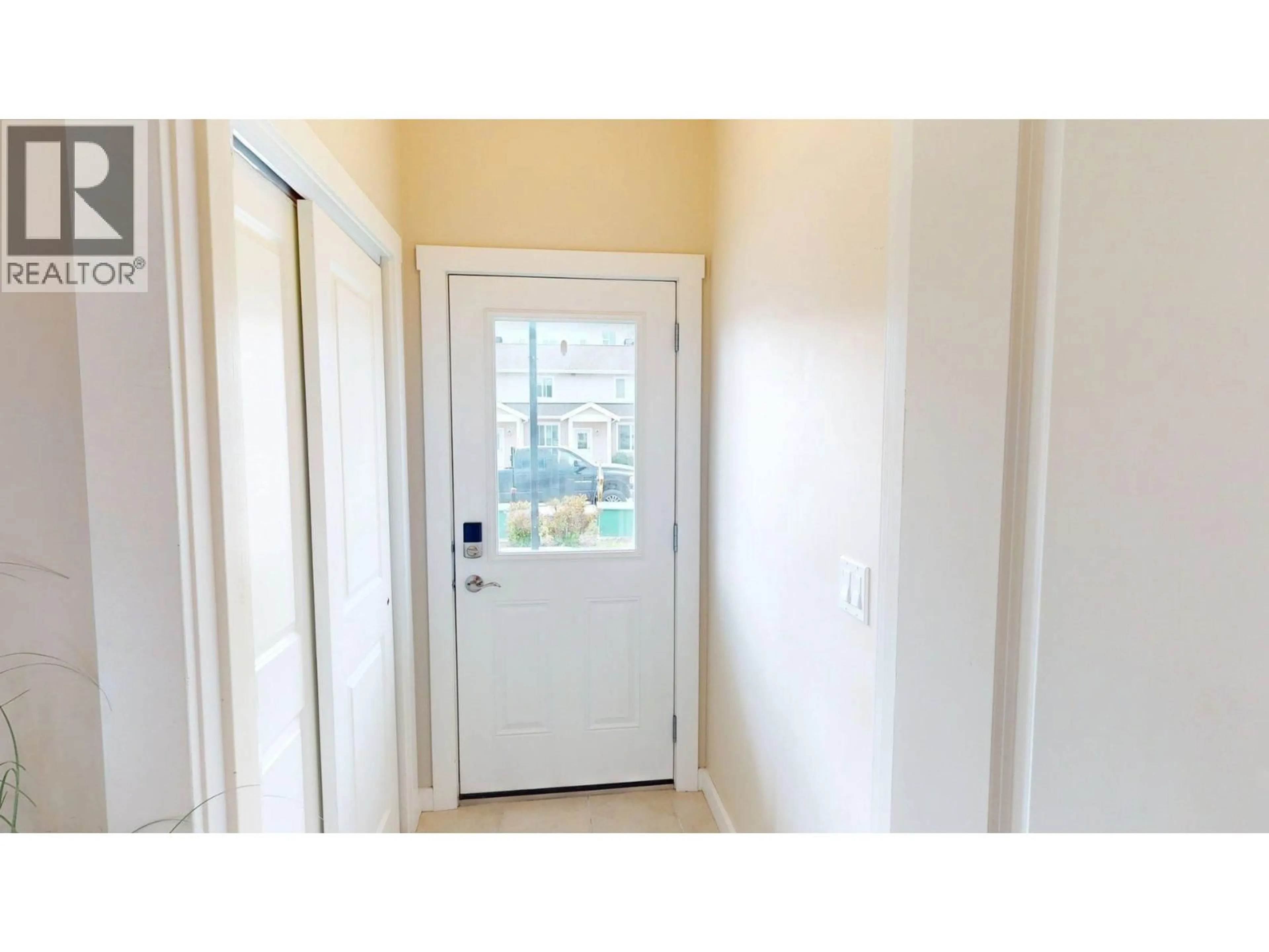 Indoor entryway for 105 - 10904 102 AVENUE, Fort St. John British Columbia V1J0M3