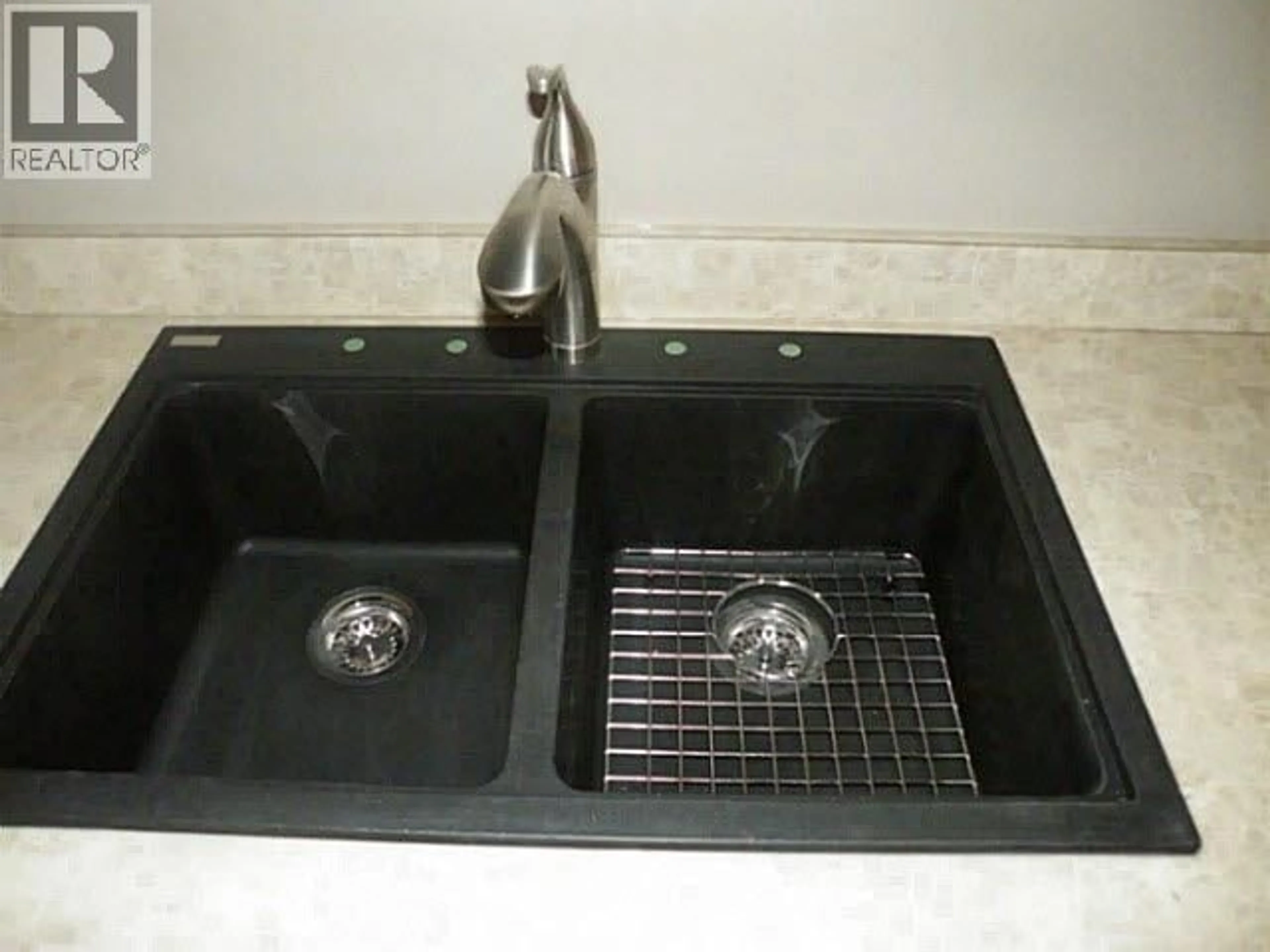 Standard kitchen, unknown for 4 - 10223 98 AVENUE, Fort St. John British Columbia V1J0B1