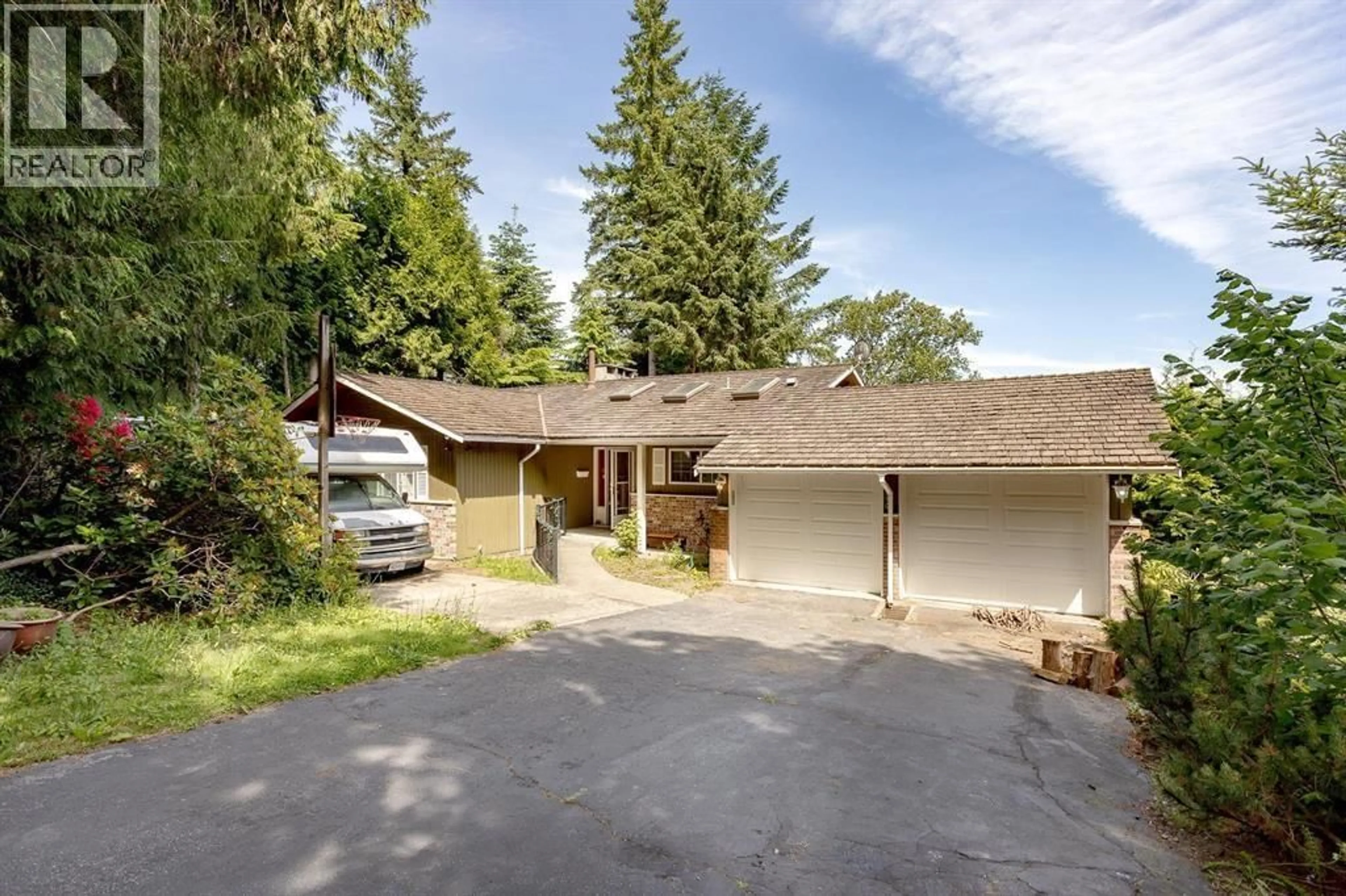 A pic from outside/outdoor area/front of a property/back of a property/a pic from drone, street for 1890 CHARLES STREET, Port Moody British Columbia V3H2M3