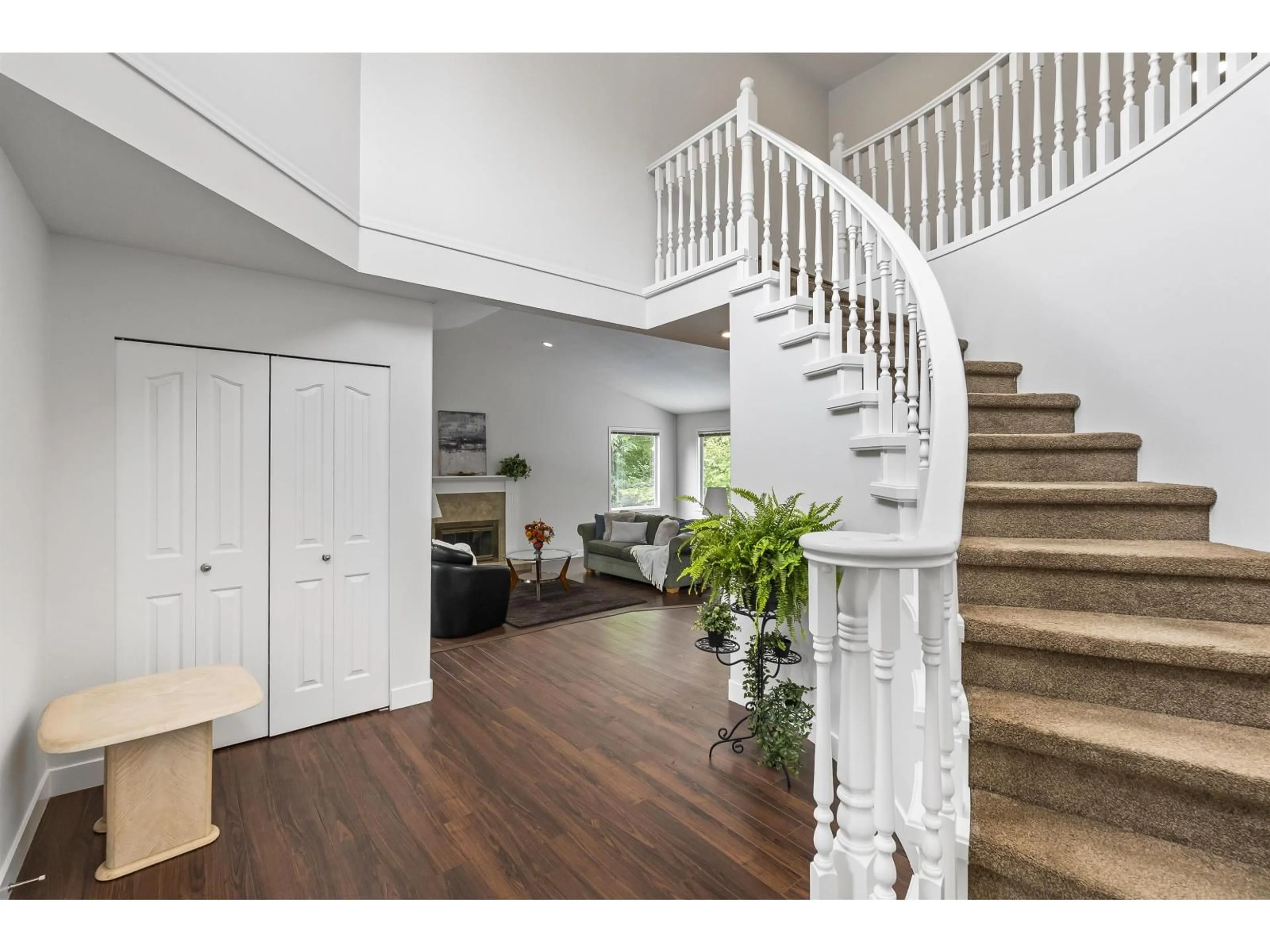 Indoor entryway for 8085 148A STREET, Surrey British Columbia V3S7H4