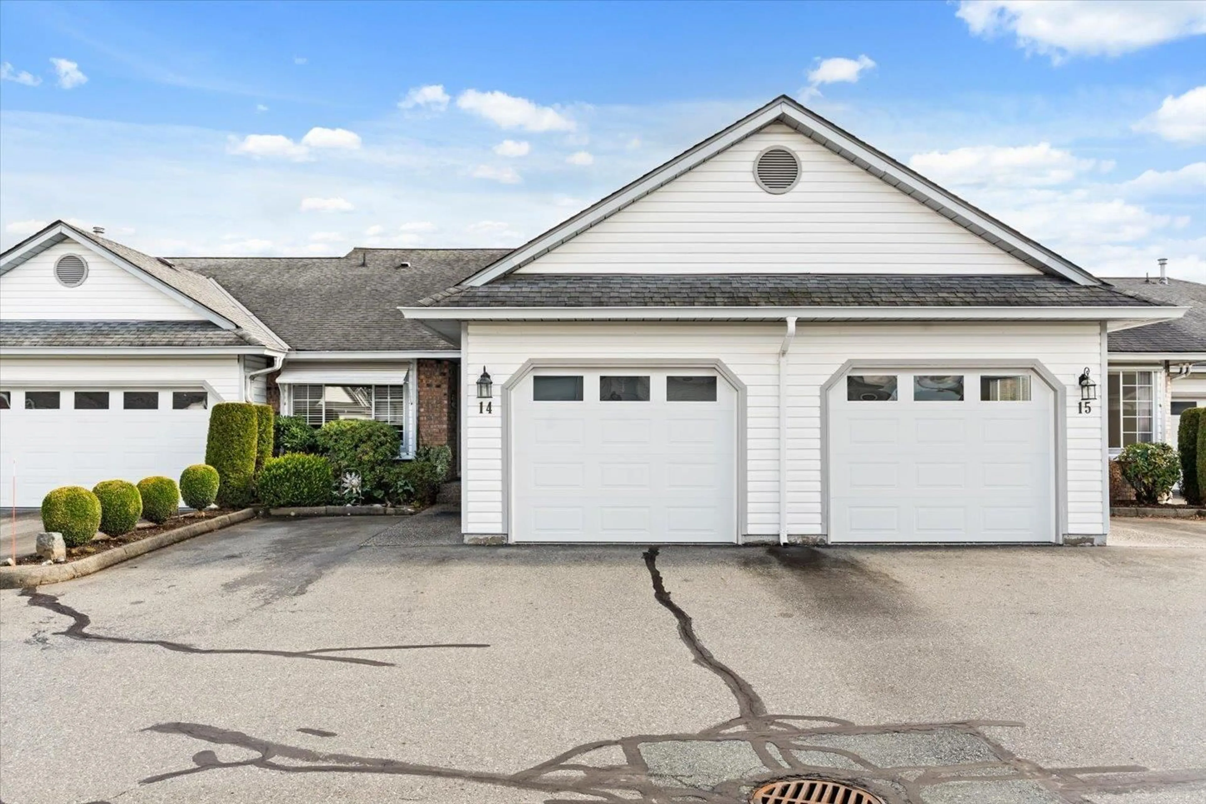 Indoor garage for 14 - 33922 KING ROAD, Abbotsford British Columbia V2S7N1