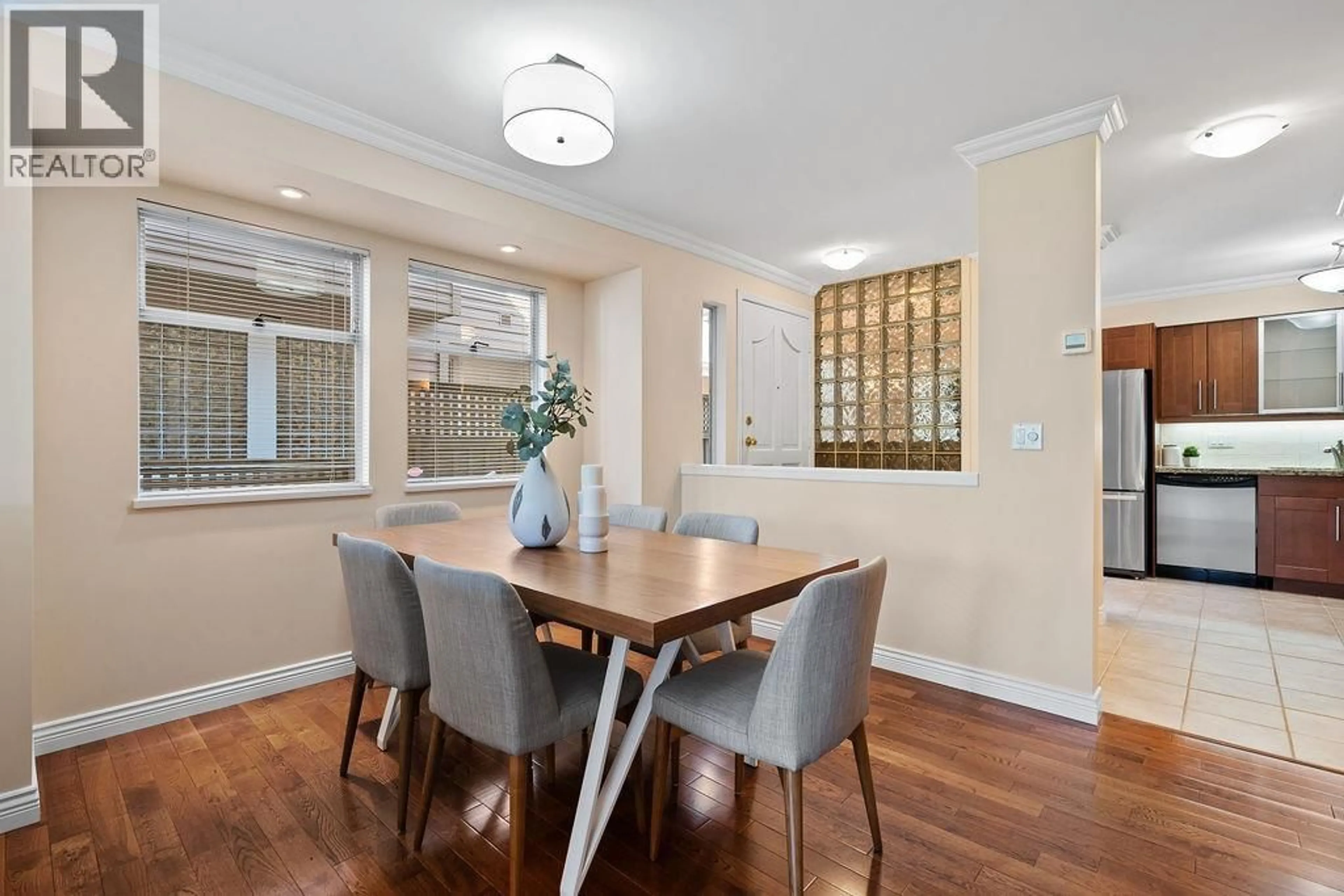 Dining room, unknown for 1 - 230 KEITH ROAD, North Vancouver British Columbia V7L1V5