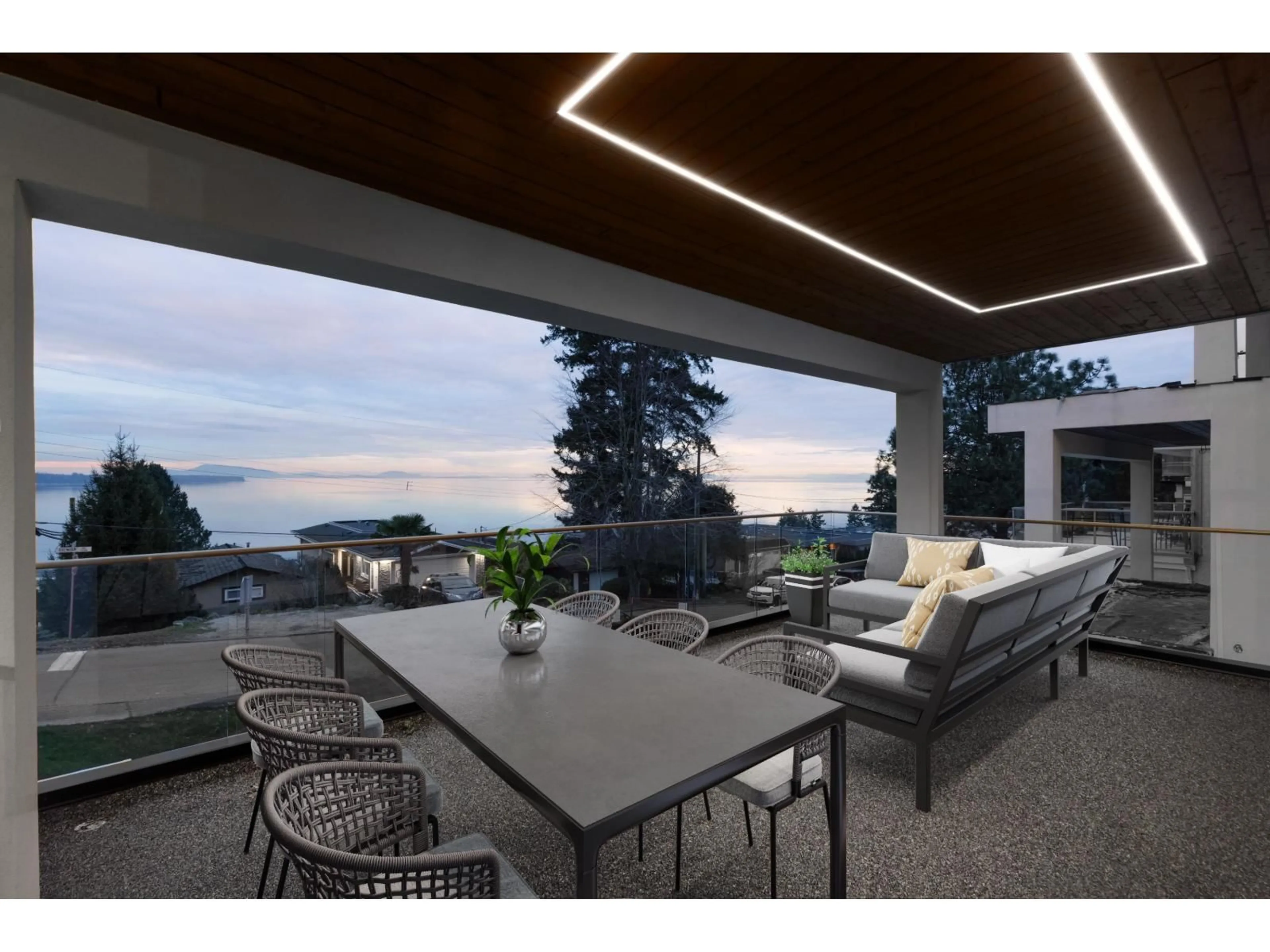 Patio, water/lake/river/ocean view for 14799 OXENHAM AVENUE, White Rock British Columbia V4B2H8