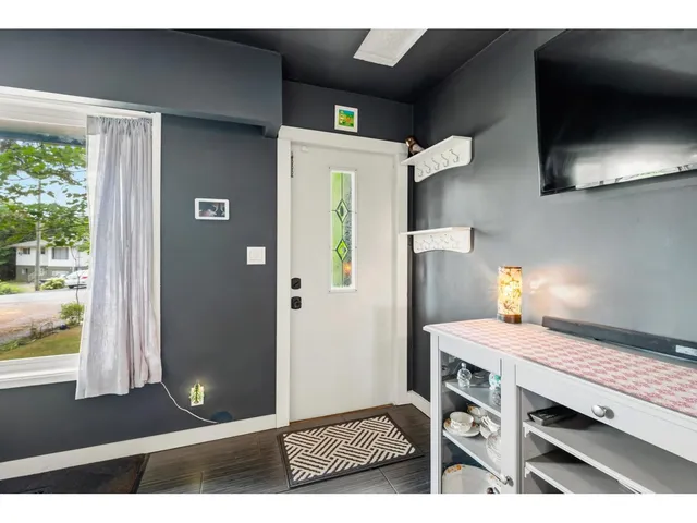 14073 ANTRIM ROAD, Surrey 2