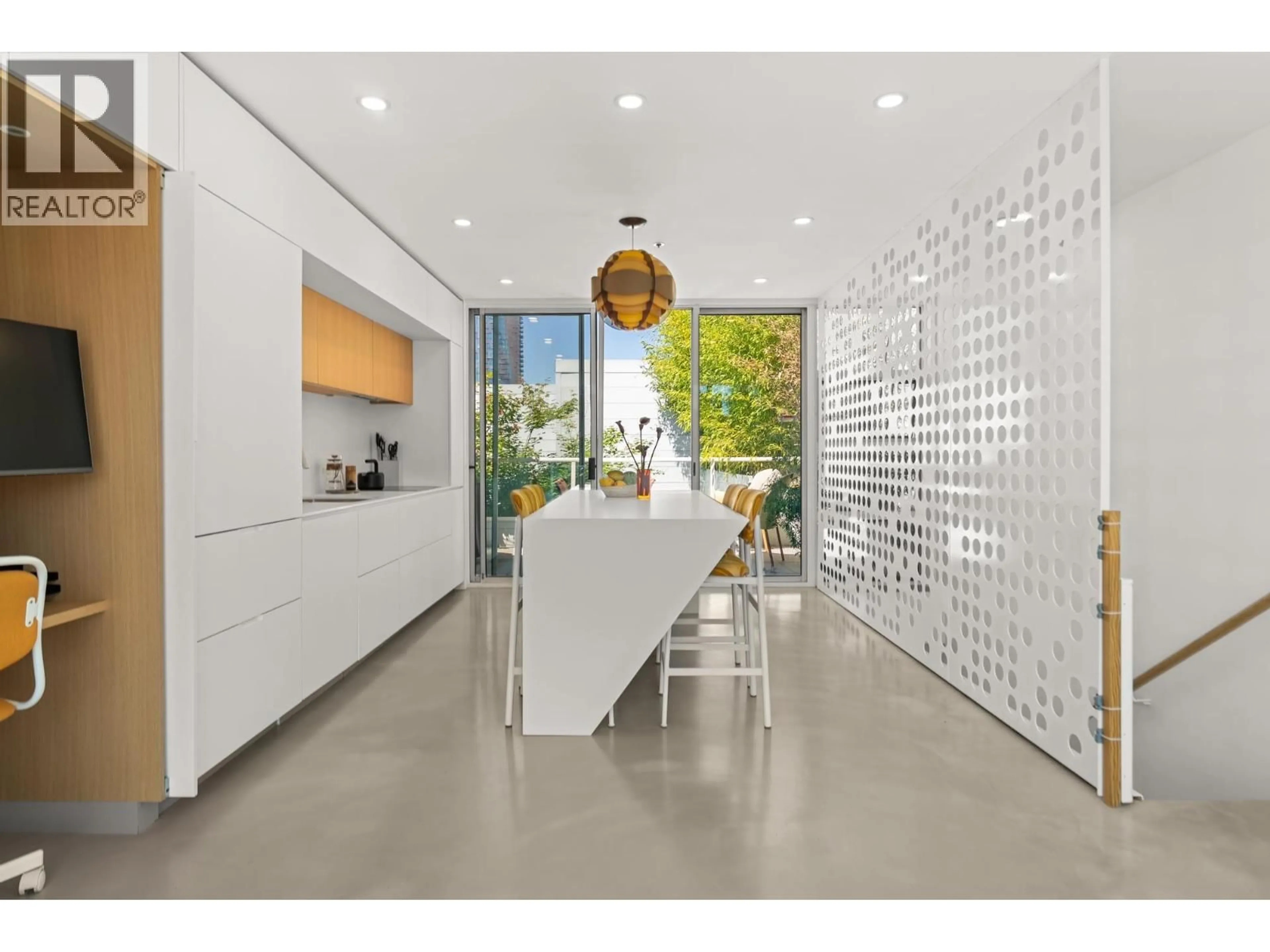 Contemporary kitchen, ceramic/tile floor for 6 - 1650 1ST AVENUE, Vancouver British Columbia V6J1G1