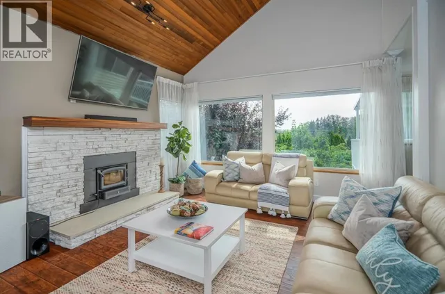 23005 OLUND CRESCENT, Maple Ridge 3