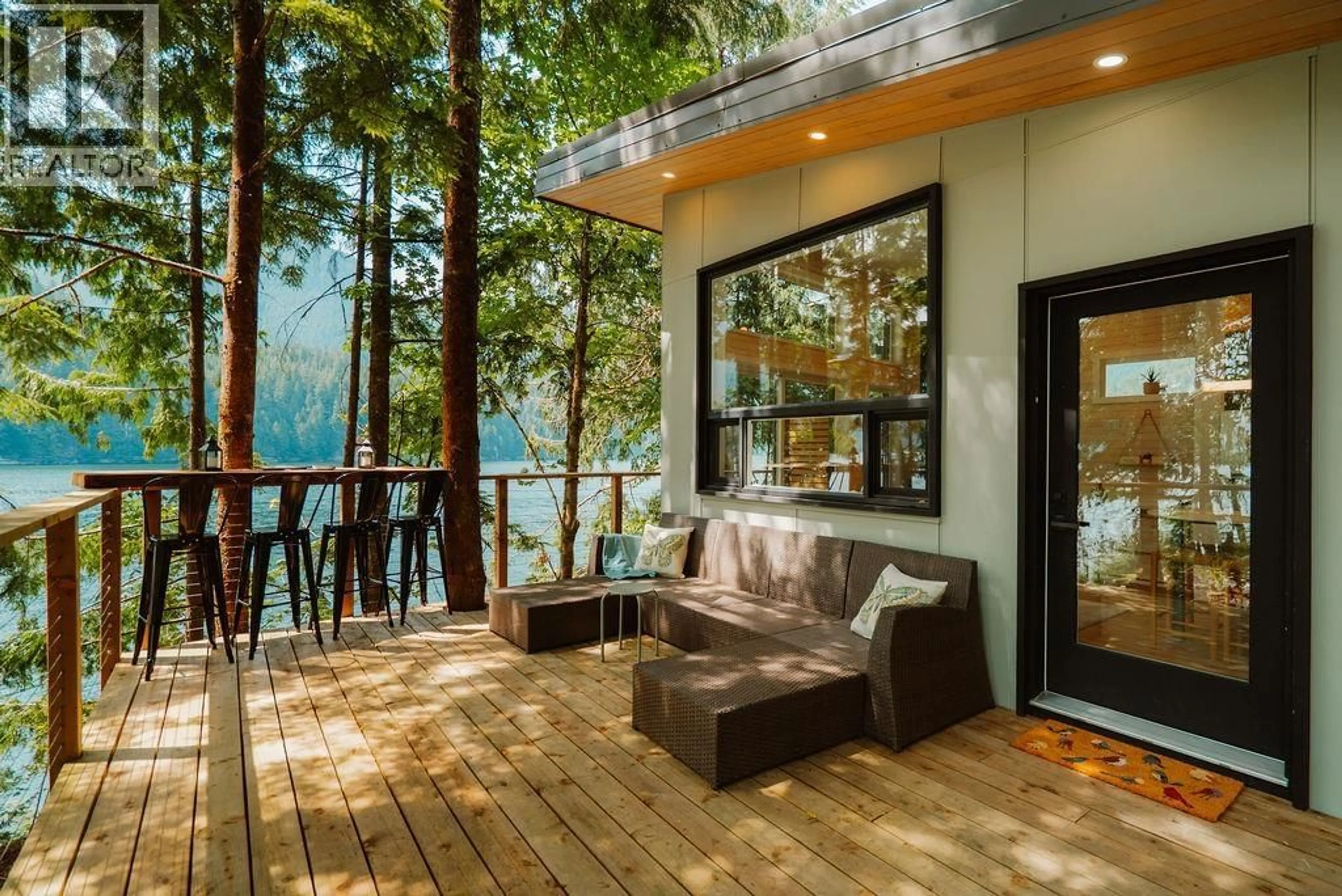 Patio, water/lake/river/ocean view for 14 CROKER ISLAND, North Vancouver British Columbia V0V0V0