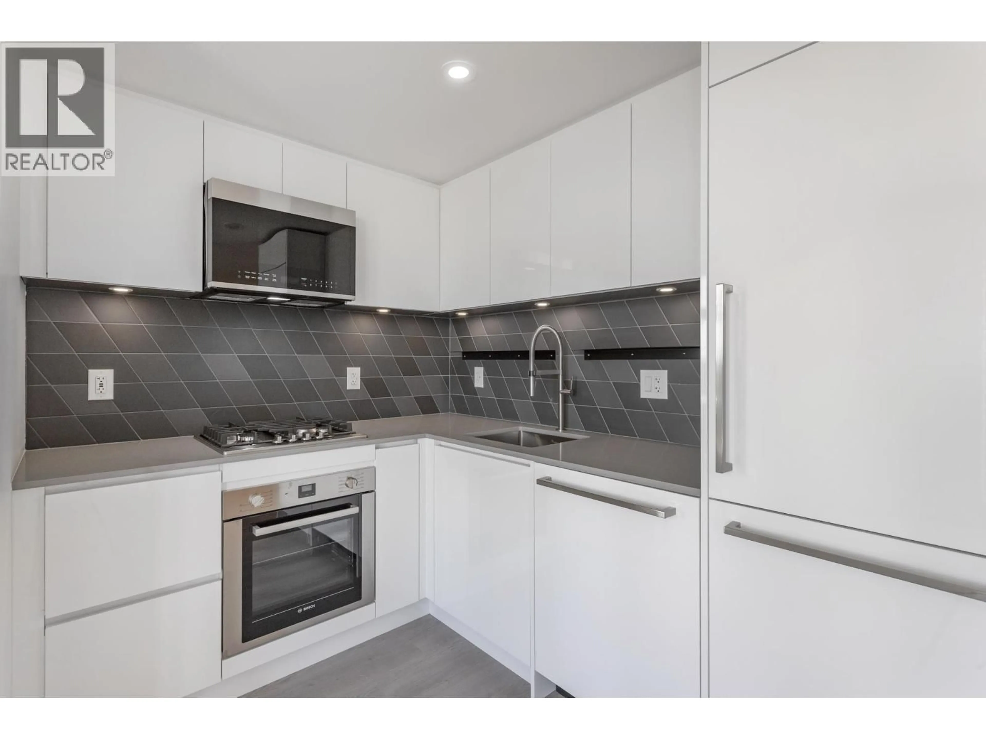 Standard kitchen, ceramic/tile floor for 506 - 3264 VANNESS AVENUE, Vancouver British Columbia V5R4V3