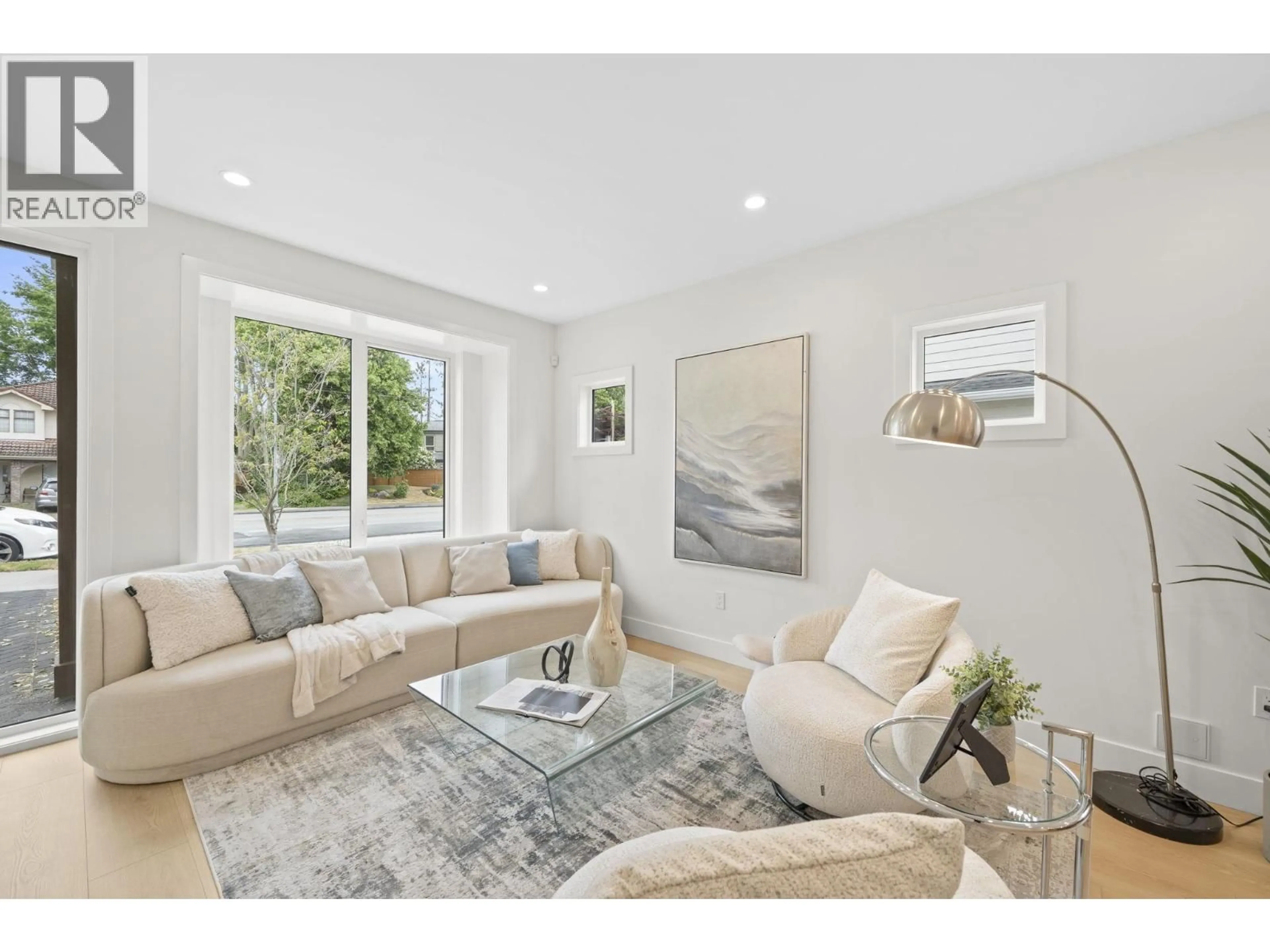 Living room with furniture, unknown for 6720 FRANCIS ROAD, Richmond British Columbia V7C1K4