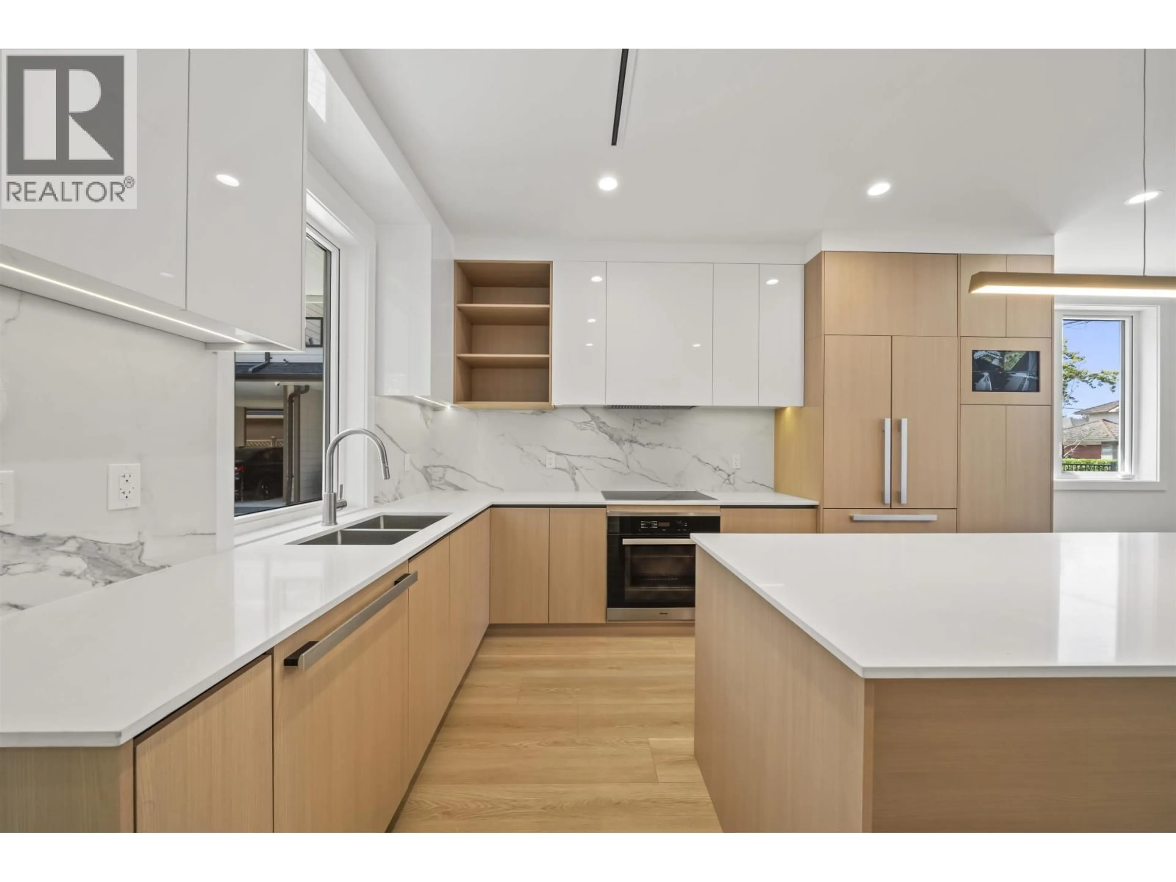 Contemporary kitchen, unknown for 6720 FRANCIS ROAD, Richmond British Columbia V7C1K4
