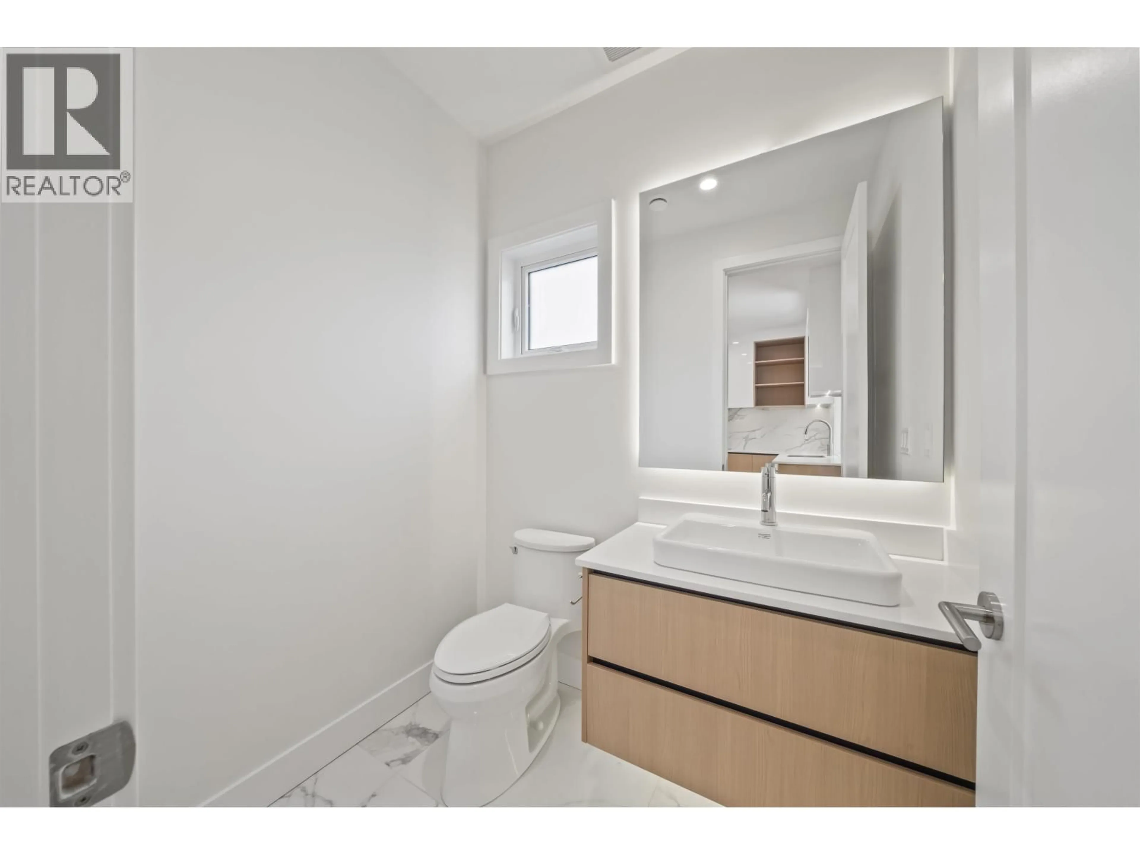 Standard bathroom, ceramic/tile floor for 6720 FRANCIS ROAD, Richmond British Columbia V7C1K4