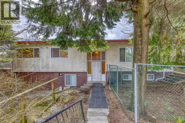 3302 5TH AVENUE, Vancouver