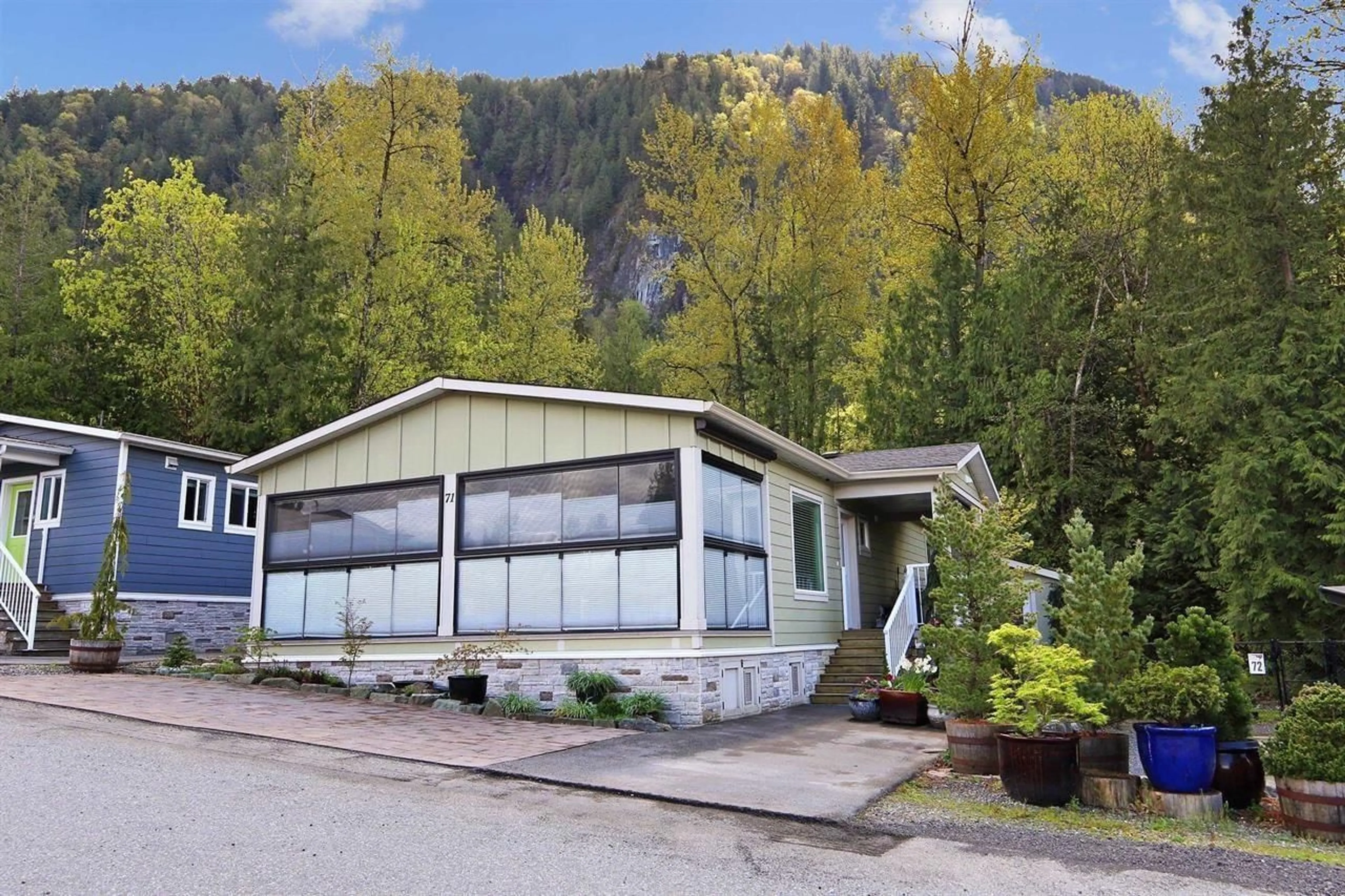 Home with vinyl exterior material, mountain view for 71 - 53480 BRIDAL FALLS ROAD, Chilliwack British Columbia V0X1X1