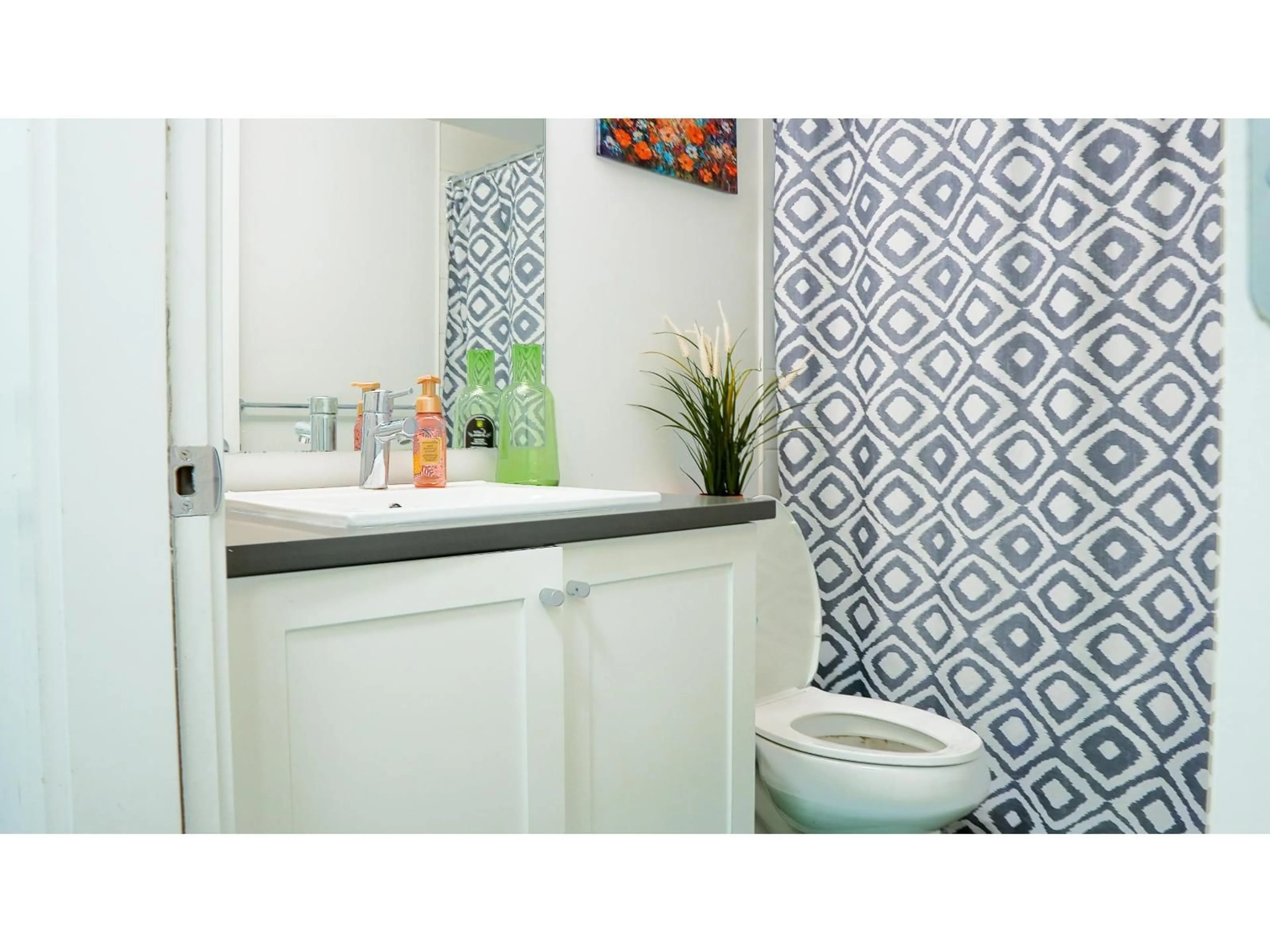 Standard bathroom, ceramic/tile floor for 30 - 13636 81A AVENUE, Surrey British Columbia V3W1H9