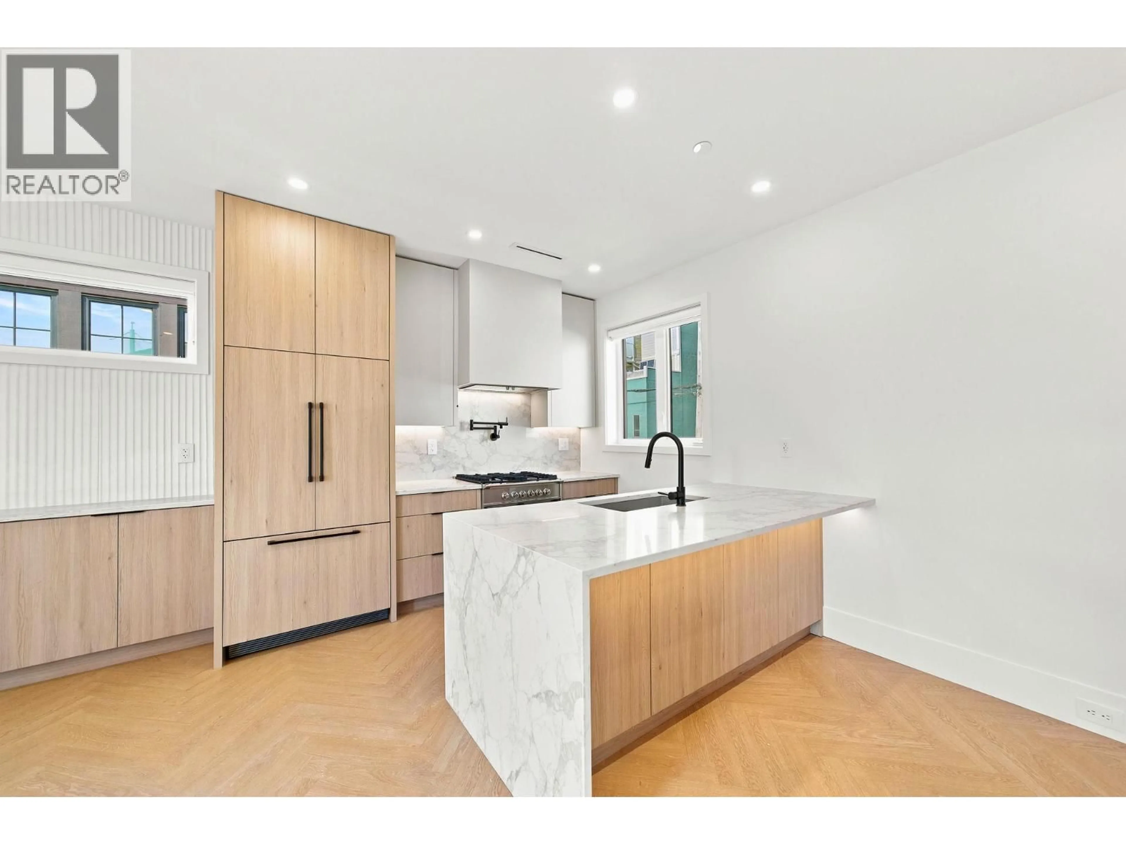 Open concept kitchen, unknown for 3 - 646 E 23RD AVENUE, Vancouver British Columbia V5V1X8
