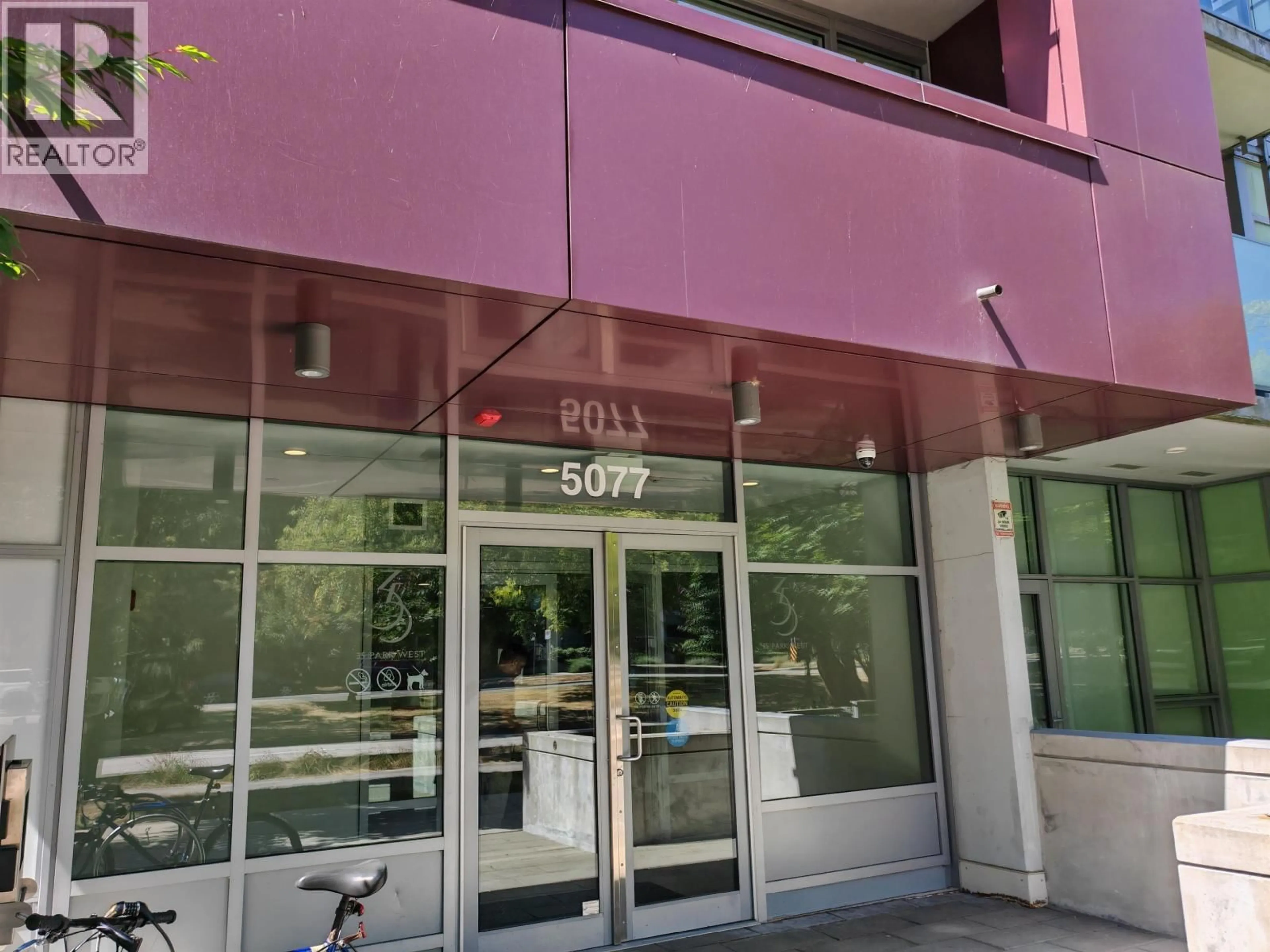 Indoor foyer for 208 - 5077 CAMBIE STREET, Vancouver British Columbia V5Z0H7