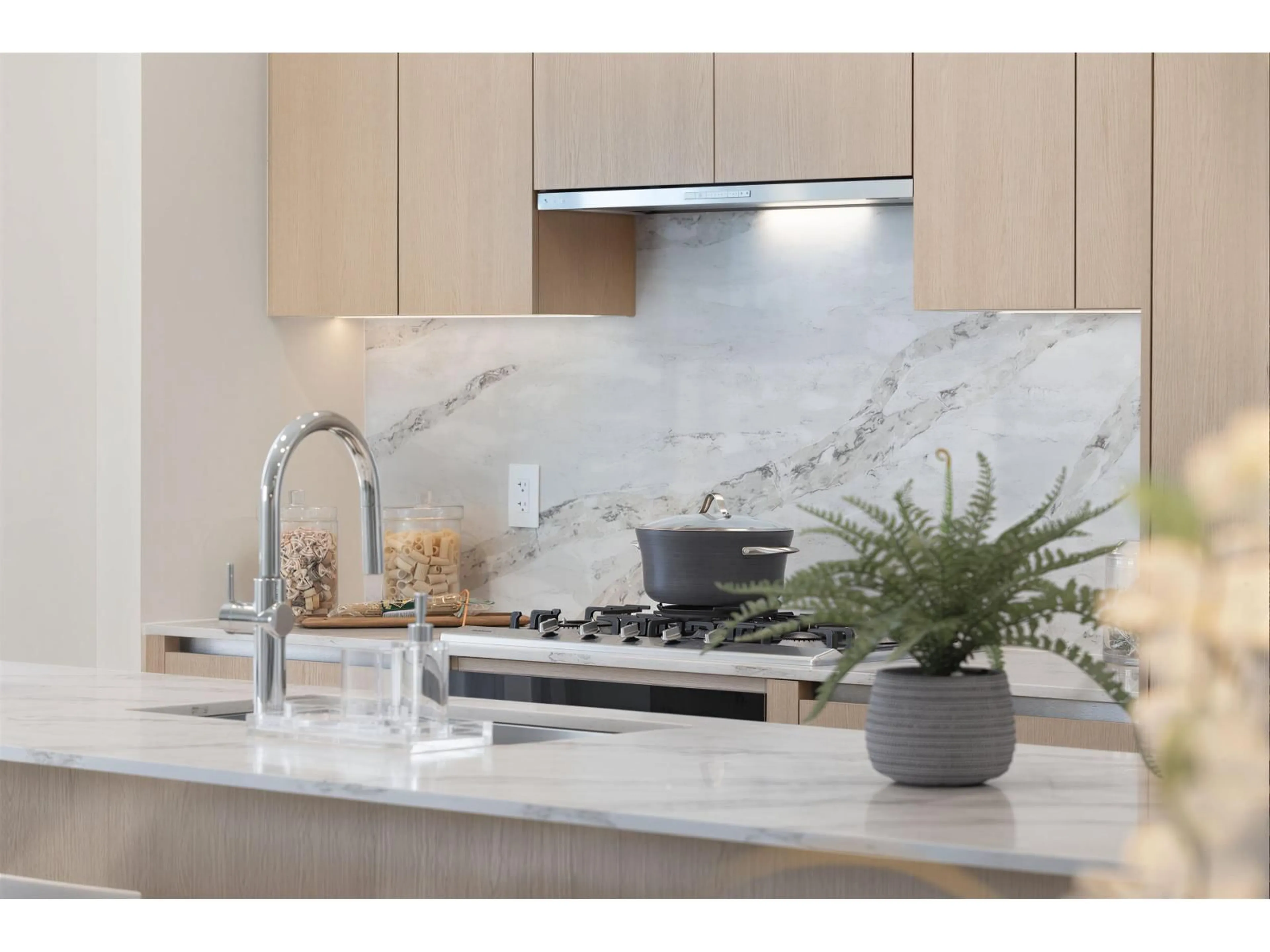 Contemporary kitchen, ceramic/tile floor for 1501 - 1475 FOSTER STREET, Surrey British Columbia V4B0C9