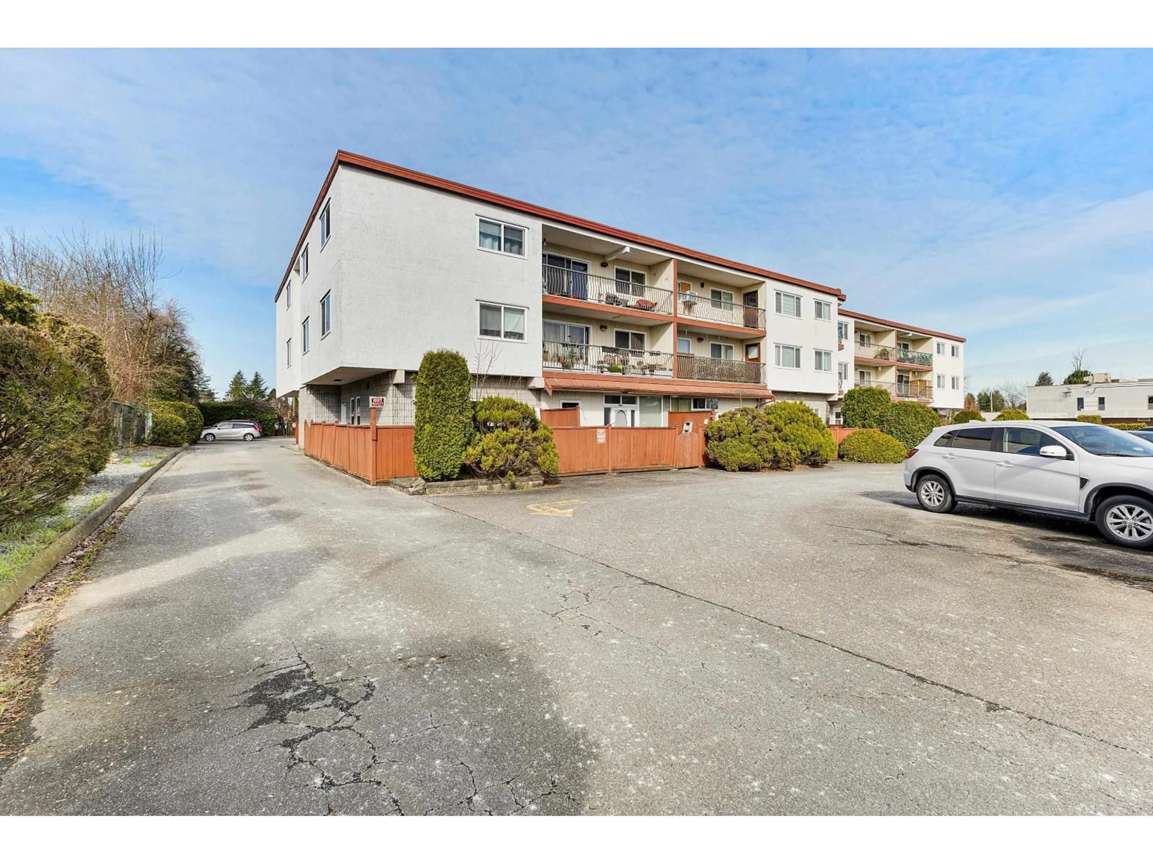 Unknown for 205 - 3043 270 STREET, Langley British Columbia V4W3M2