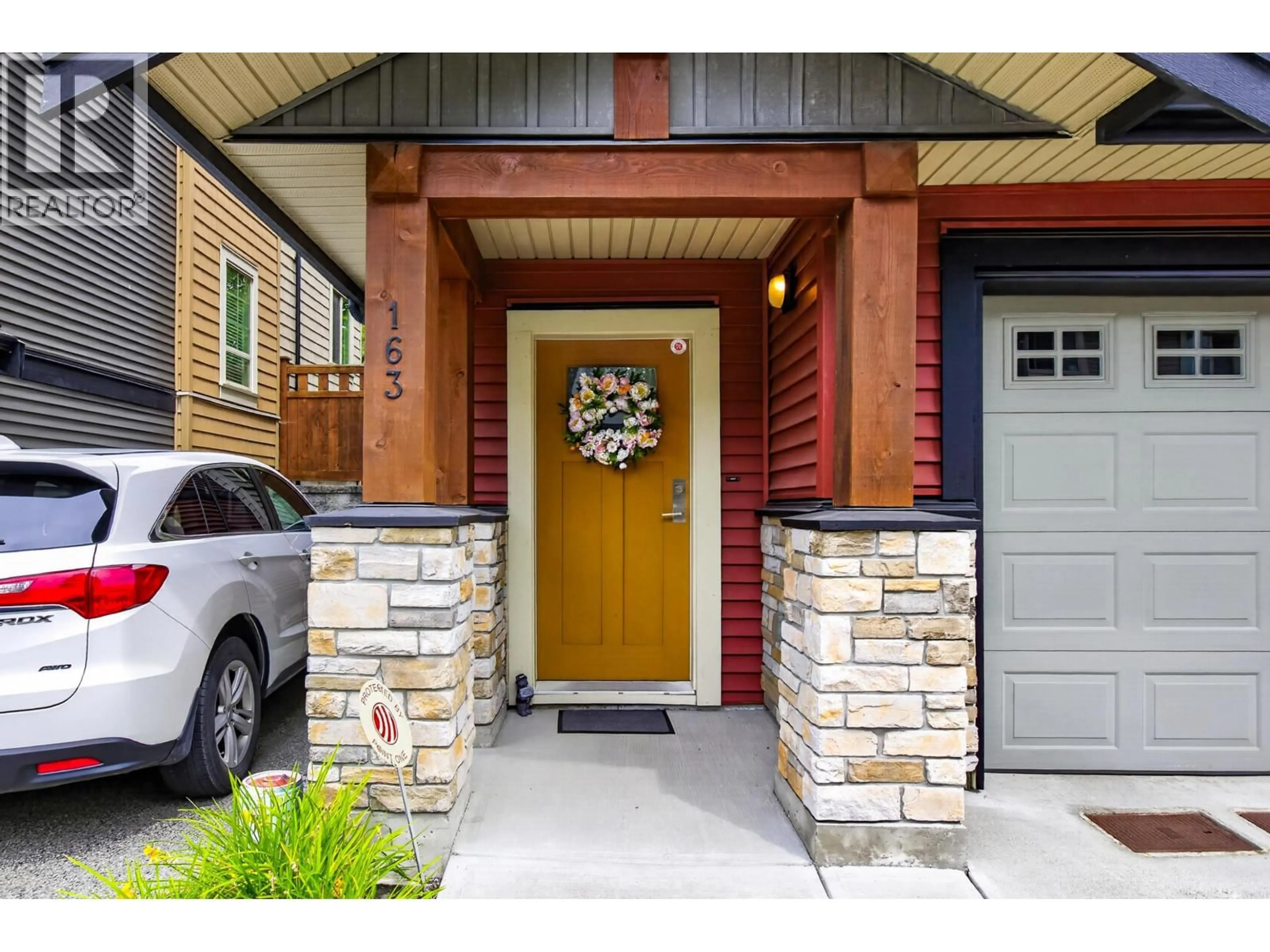 Indoor entryway for 163 - 11305 240 STREET, Maple Ridge British Columbia V2W0J1