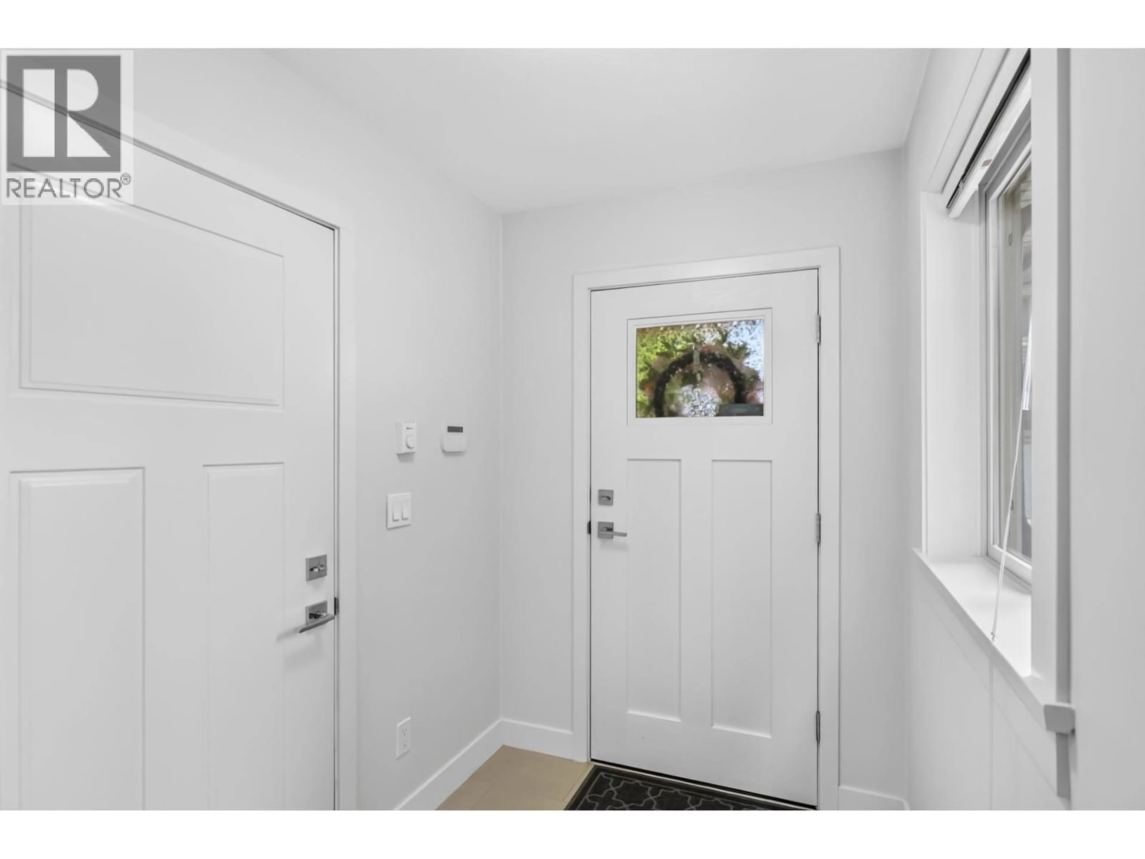 Indoor entryway for 163 - 11305 240 STREET, Maple Ridge British Columbia V2W0J1