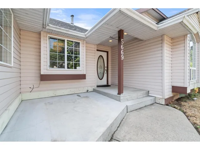 5669 STONEHAVEN STREET, Chilliwack 2
