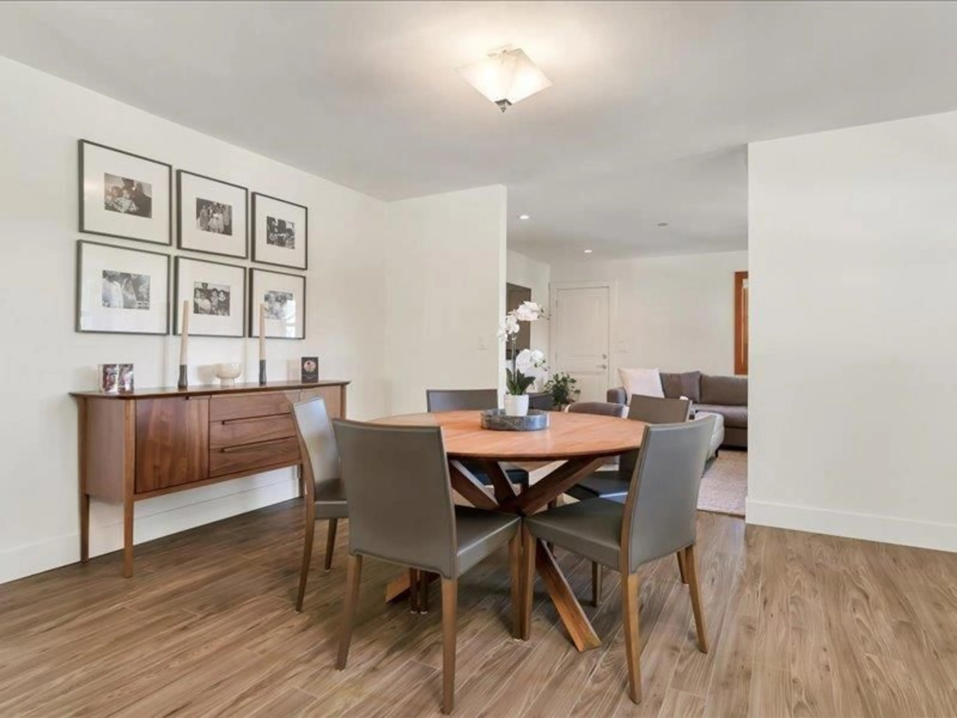 Dining room, wood/laminate floor for 16602 BELL ROAD, Surrey British Columbia V3S1H8