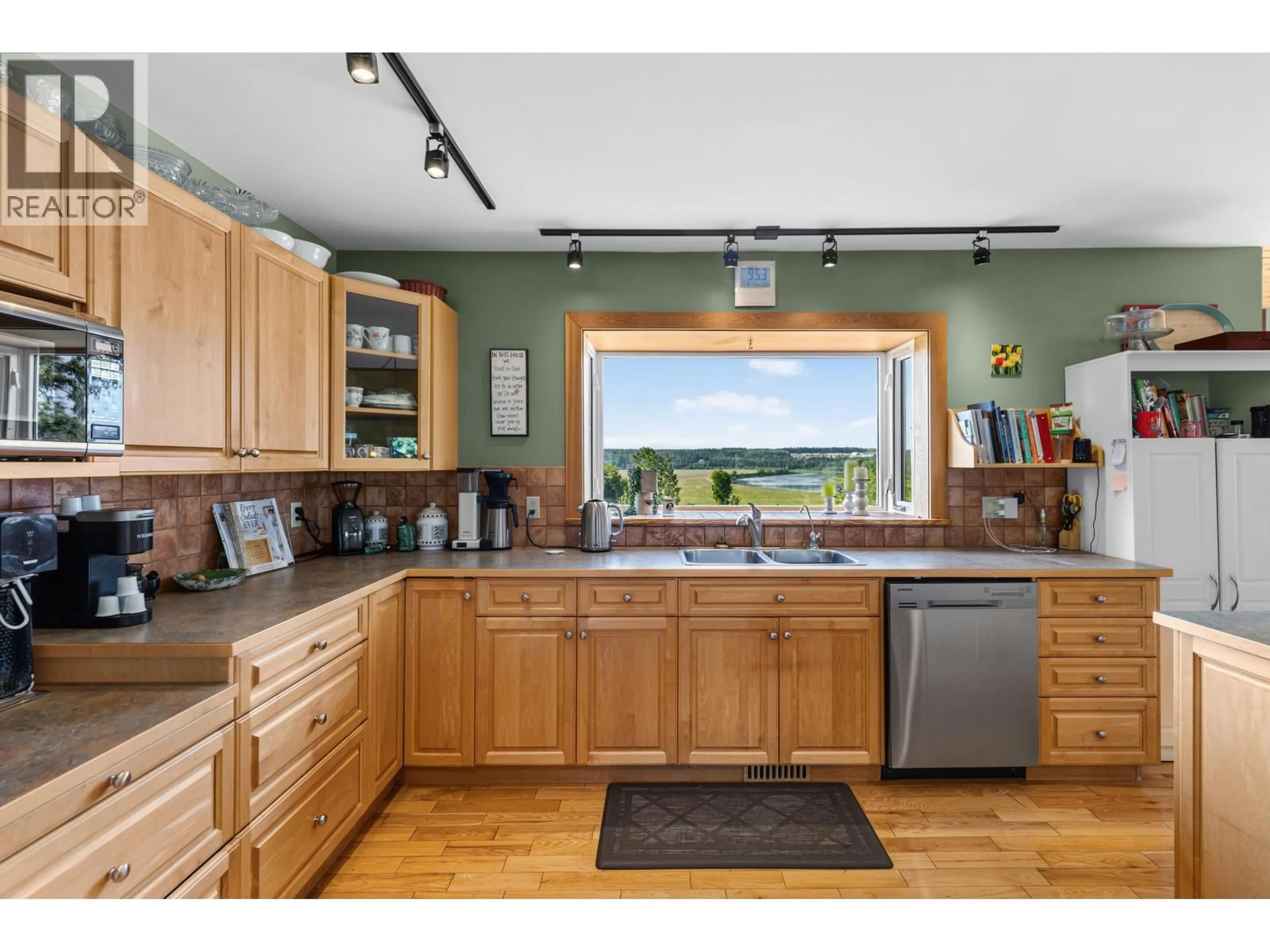 Open concept kitchen, unknown for 1036 SACKNER ROAD, Vanderhoof British Columbia V0J3A2