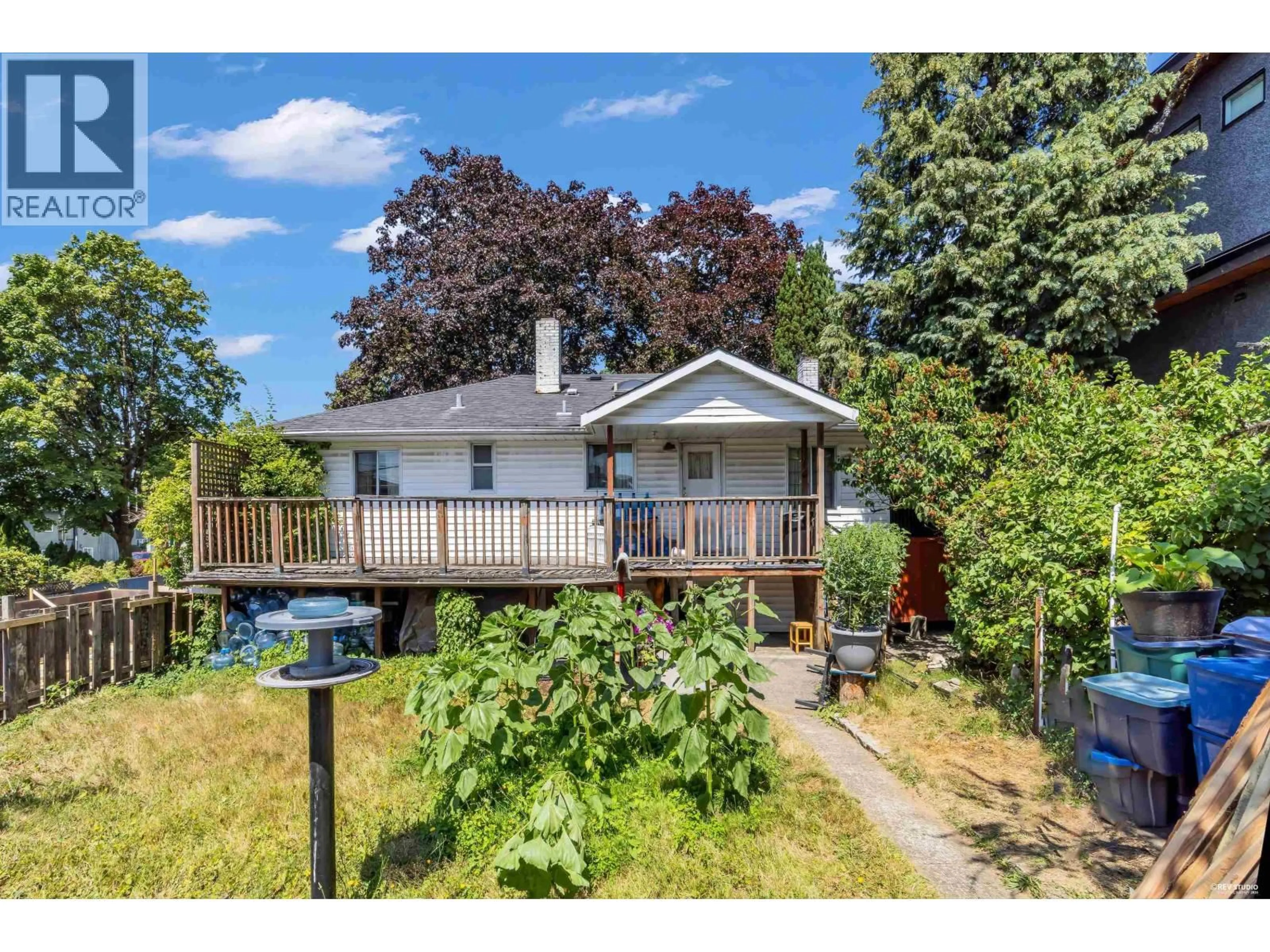 A pic from outside/outdoor area/front of a property/back of a property/a pic from drone, street for 3822 KINCAID STREET, Burnaby British Columbia V5G1V4