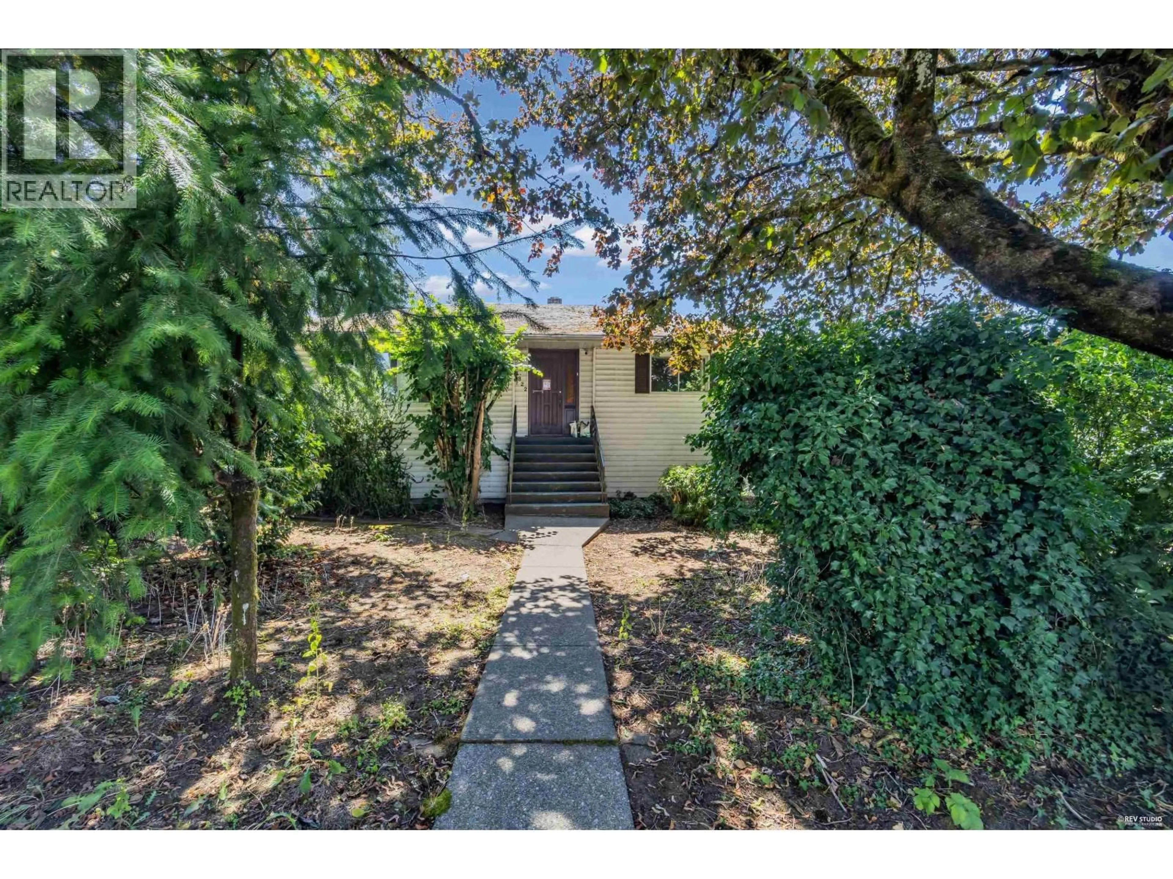 A pic from outside/outdoor area/front of a property/back of a property/a pic from drone, street for 3822 KINCAID STREET, Burnaby British Columbia V5G1V4