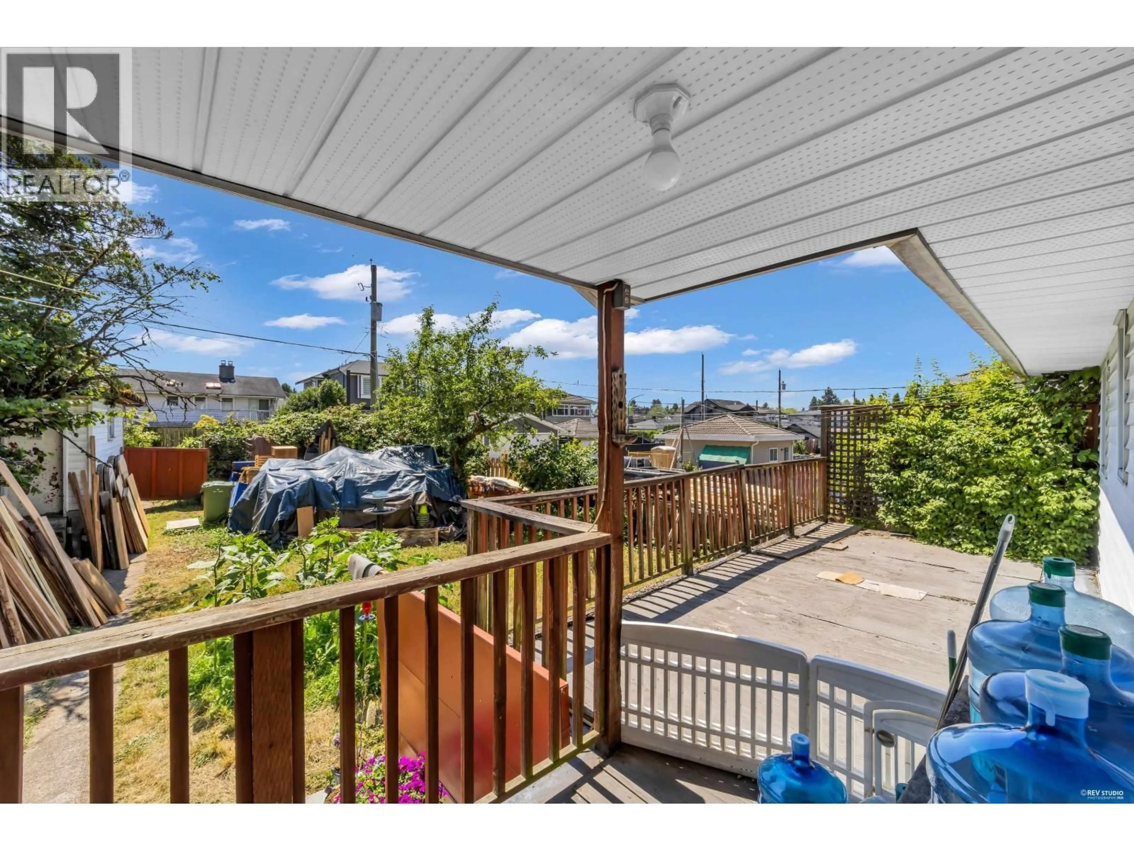 Patio, unknown for 3822 KINCAID STREET, Burnaby British Columbia V5G1V4