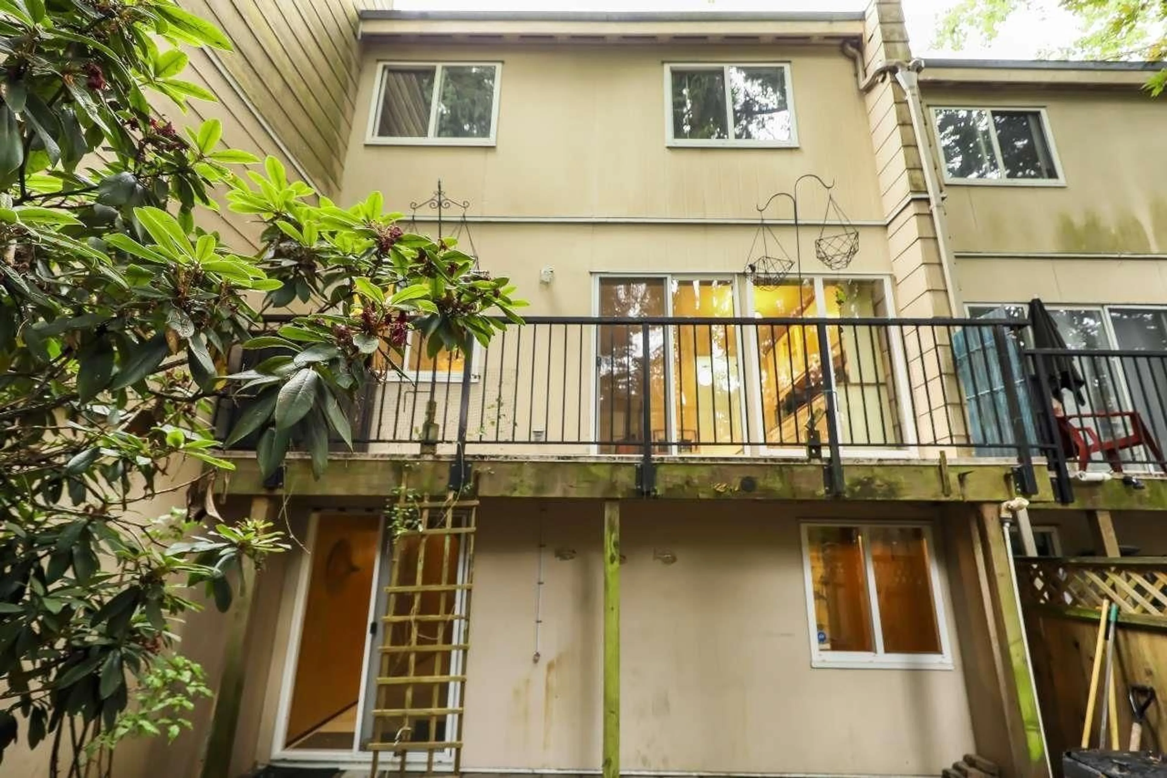 Patio, street for 41 - 10555 153 STREET, Surrey British Columbia V3R4H8