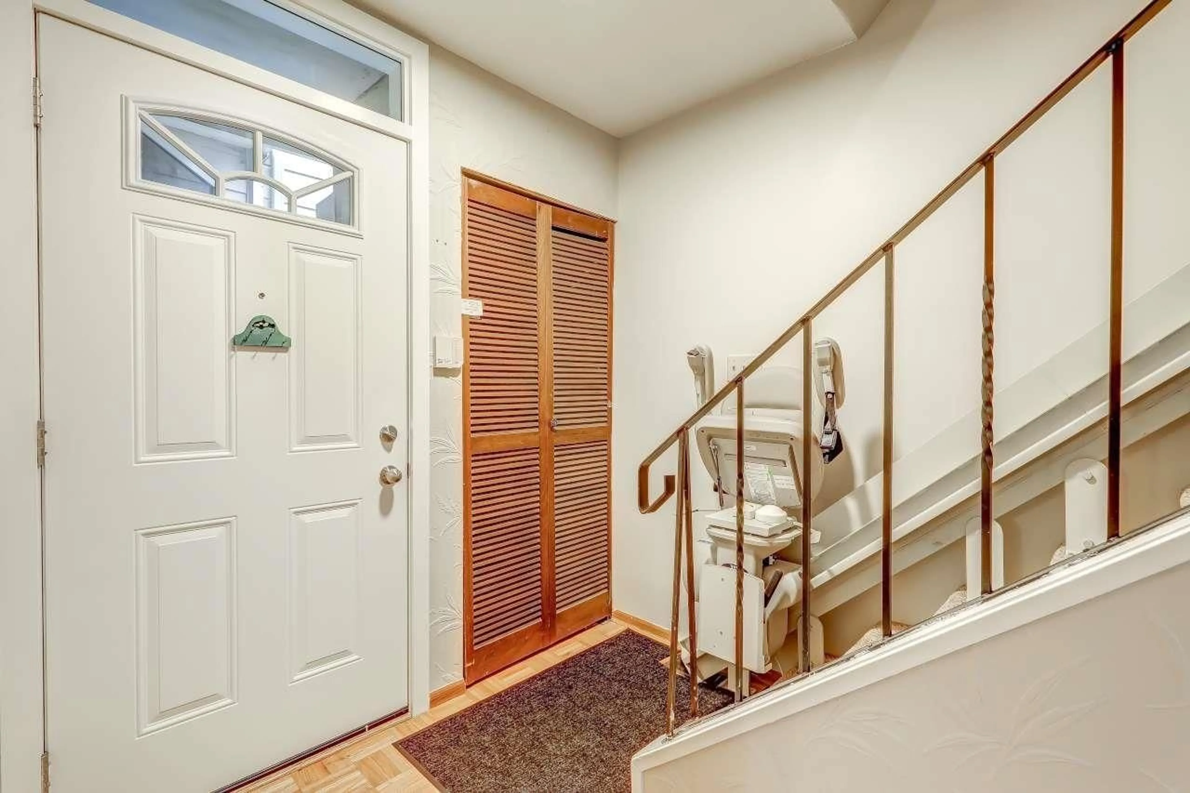 Indoor entryway for 41 - 10555 153 STREET, Surrey British Columbia V3R4H8