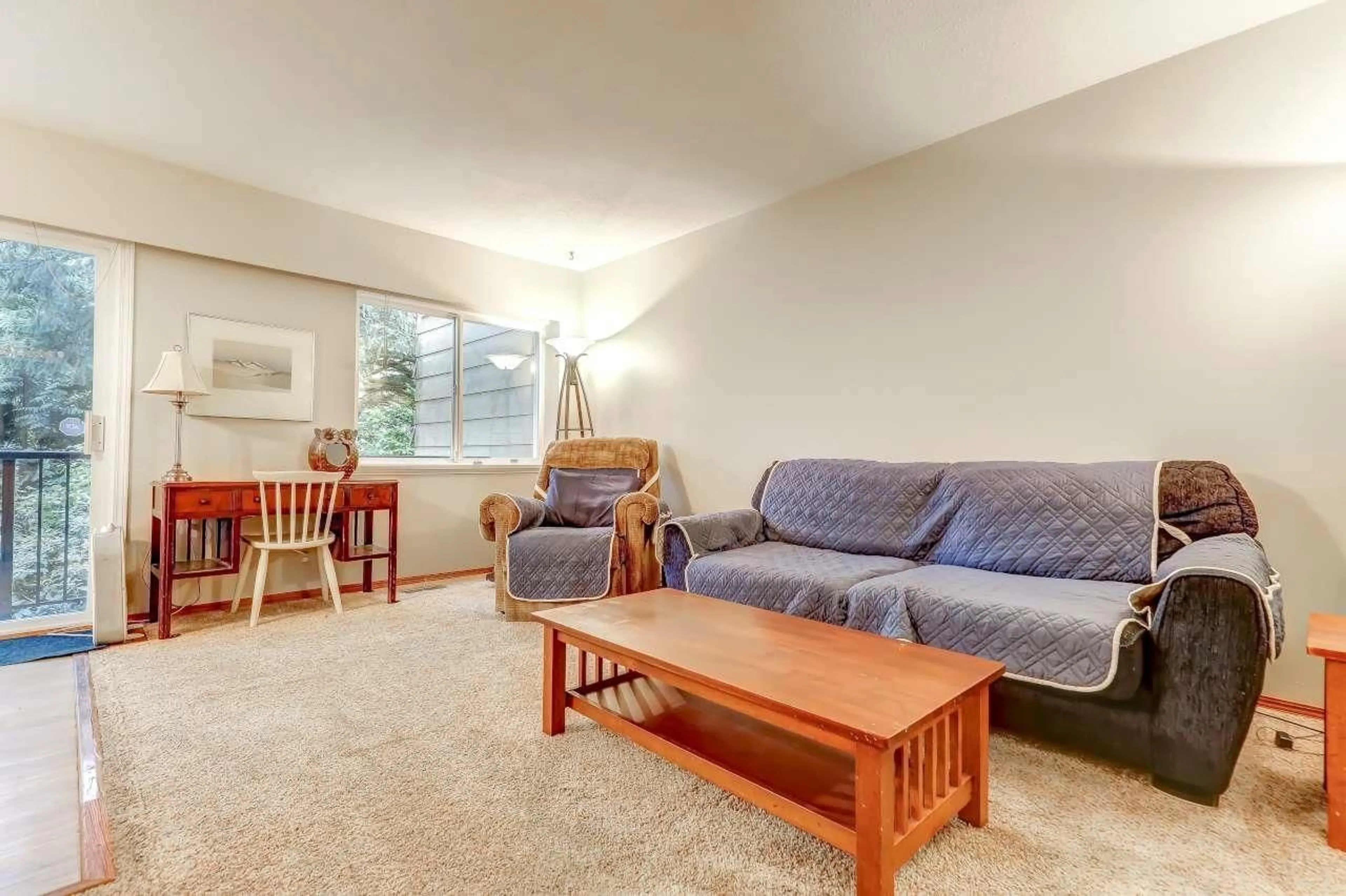 Living room with furniture, unknown for 41 - 10555 153 STREET, Surrey British Columbia V3R4H8