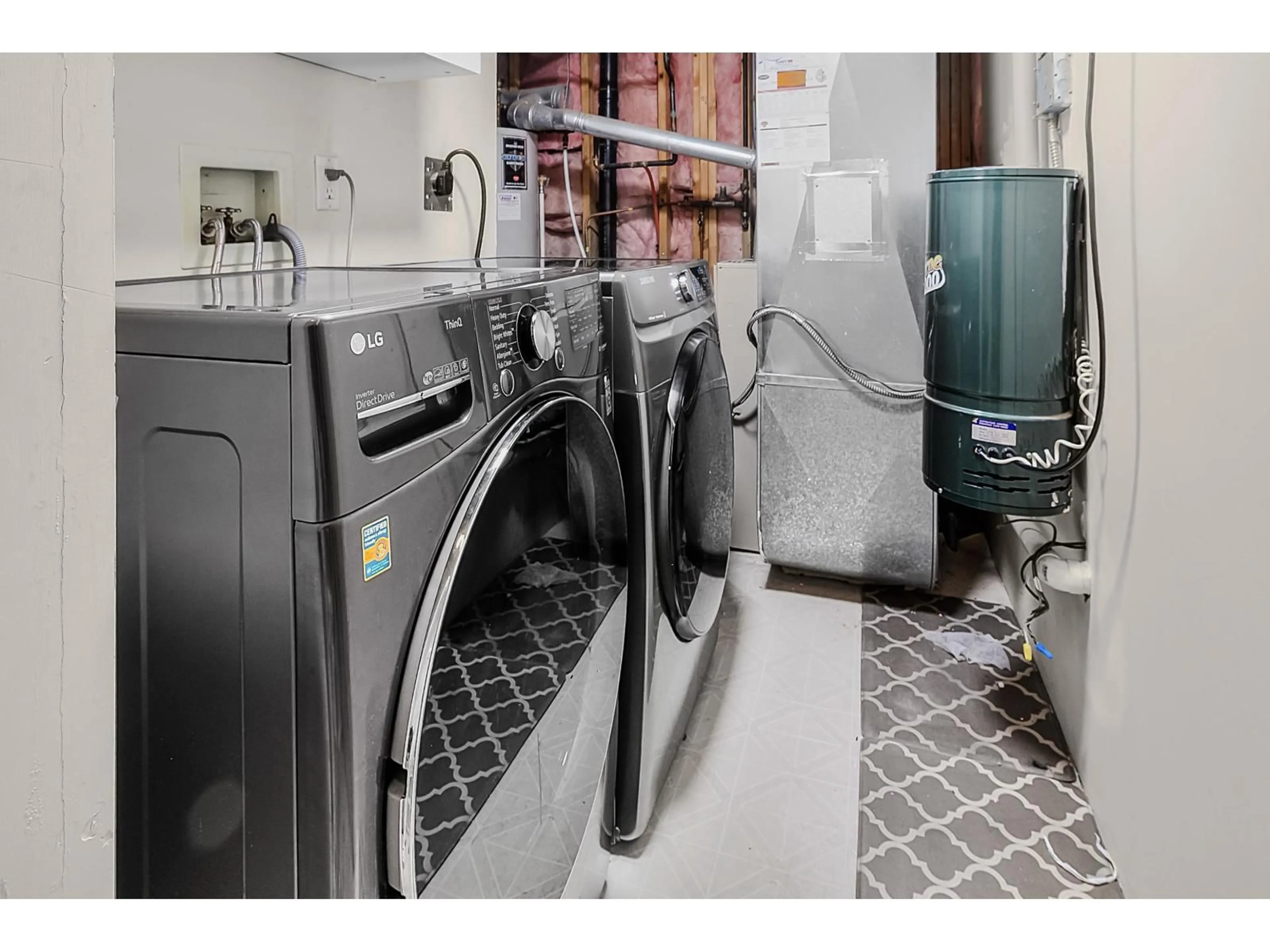Laundry room for 14891 57B AVENUE, Surrey British Columbia V3S8W5