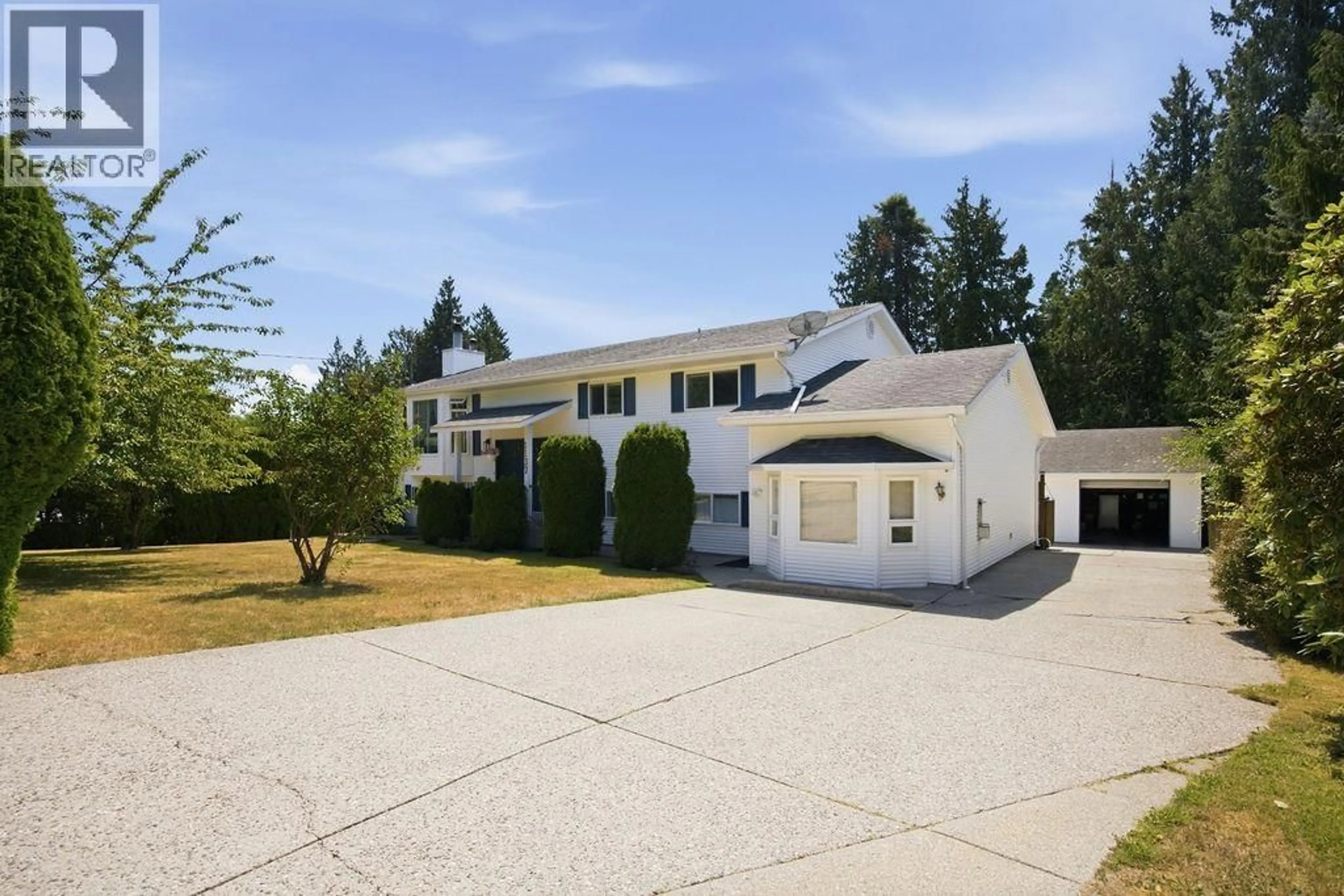 A pic from outside/outdoor area/front of a property/back of a property/a pic from drone, street for 1137 SUNNYSIDE ROAD, Gibsons British Columbia V0N1V3