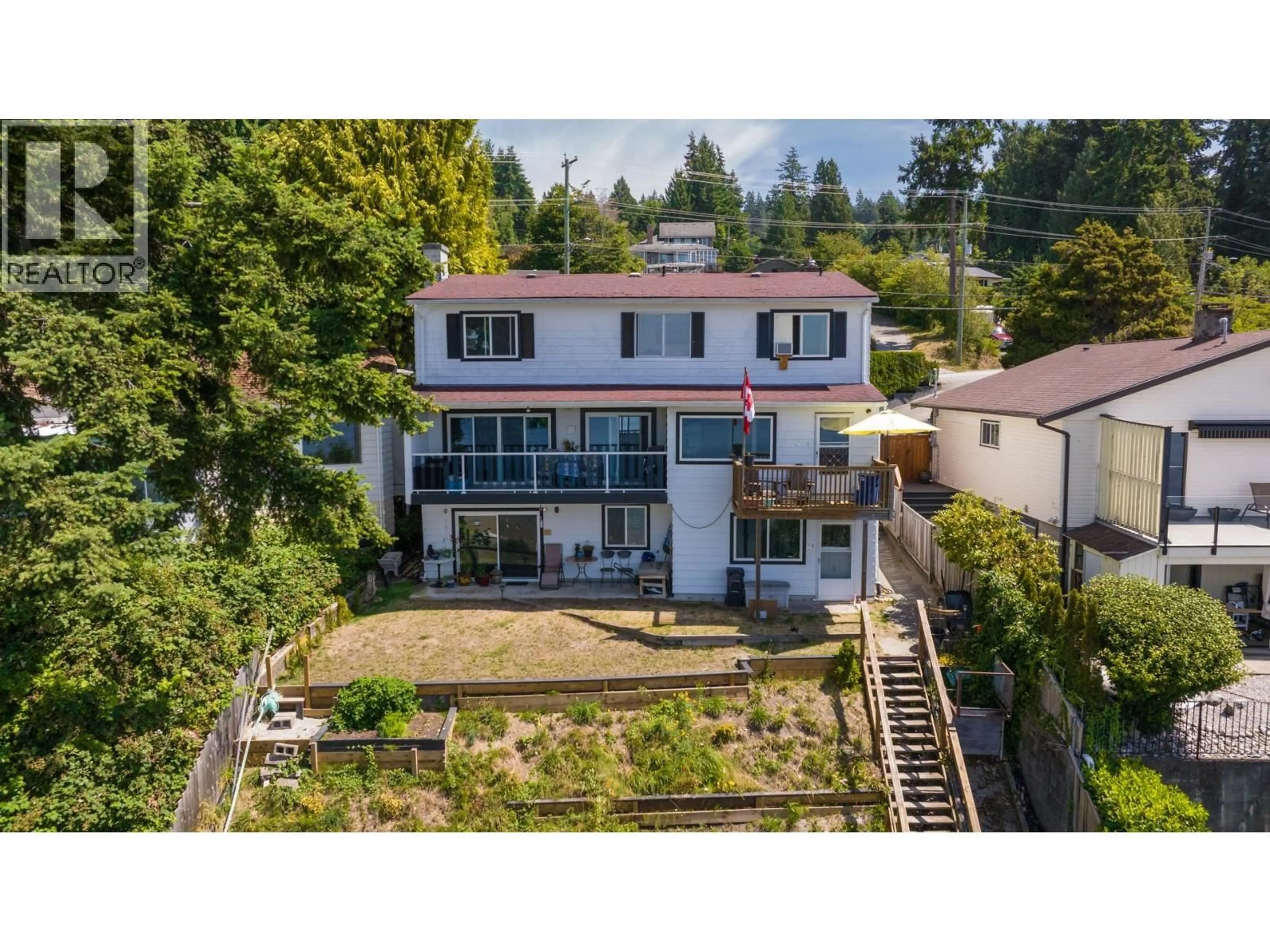 A pic from outside/outdoor area/front of a property/back of a property/a pic from drone, unknown for 5223 SUNSHINE COAST HIGHWAY, Sechelt British Columbia V7Z0C4