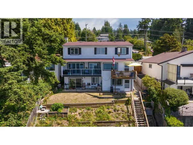 5223 SUNSHINE COAST HIGHWAY, Sechelt 3